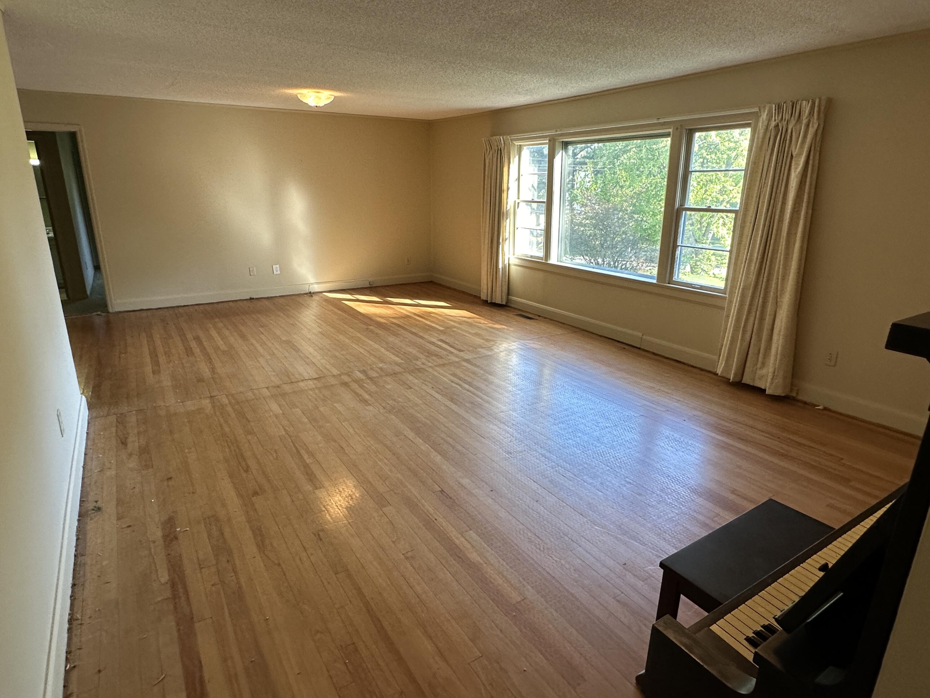 2027 Hickory Drive NW