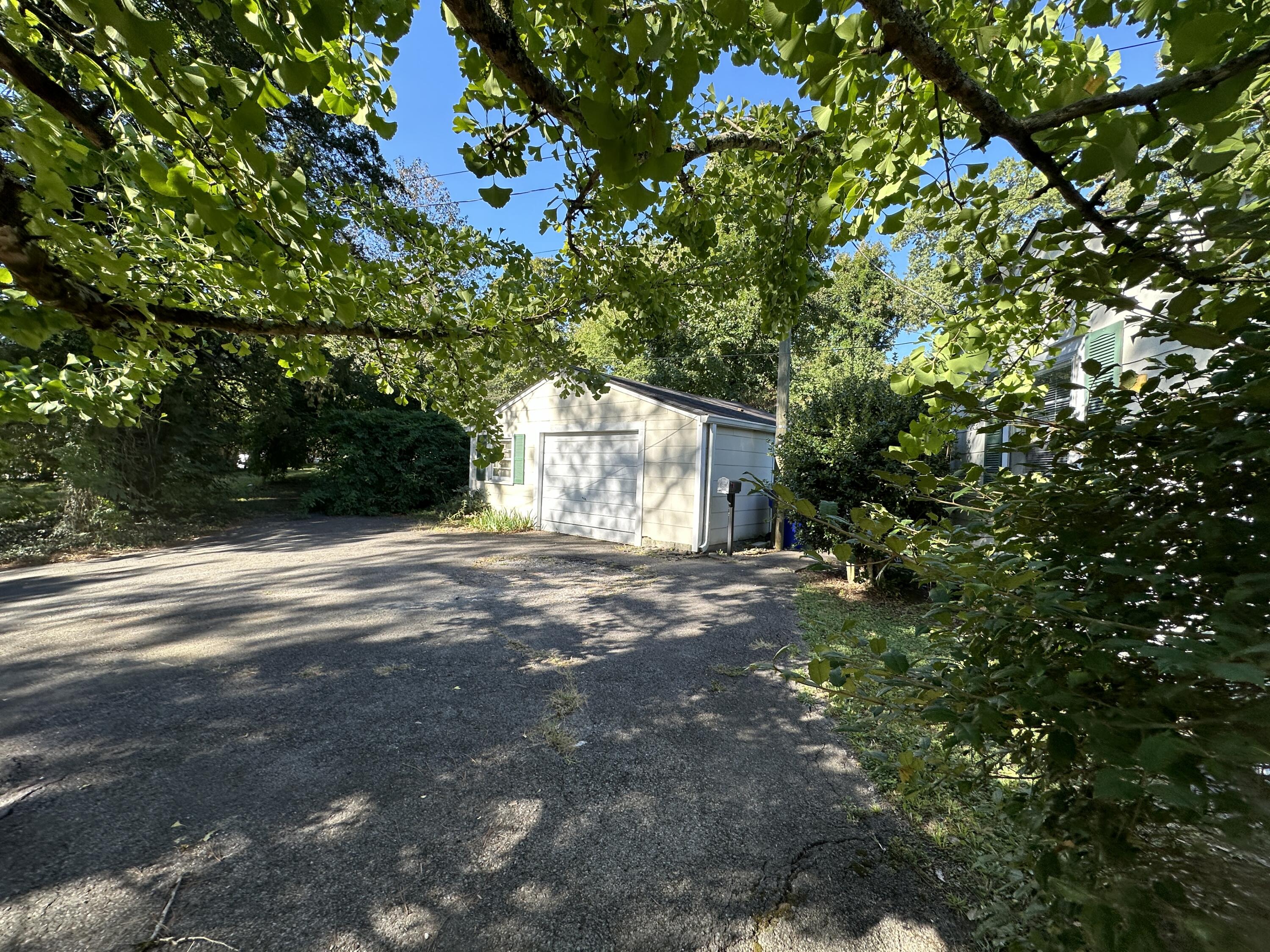 2027 Hickory Drive NW