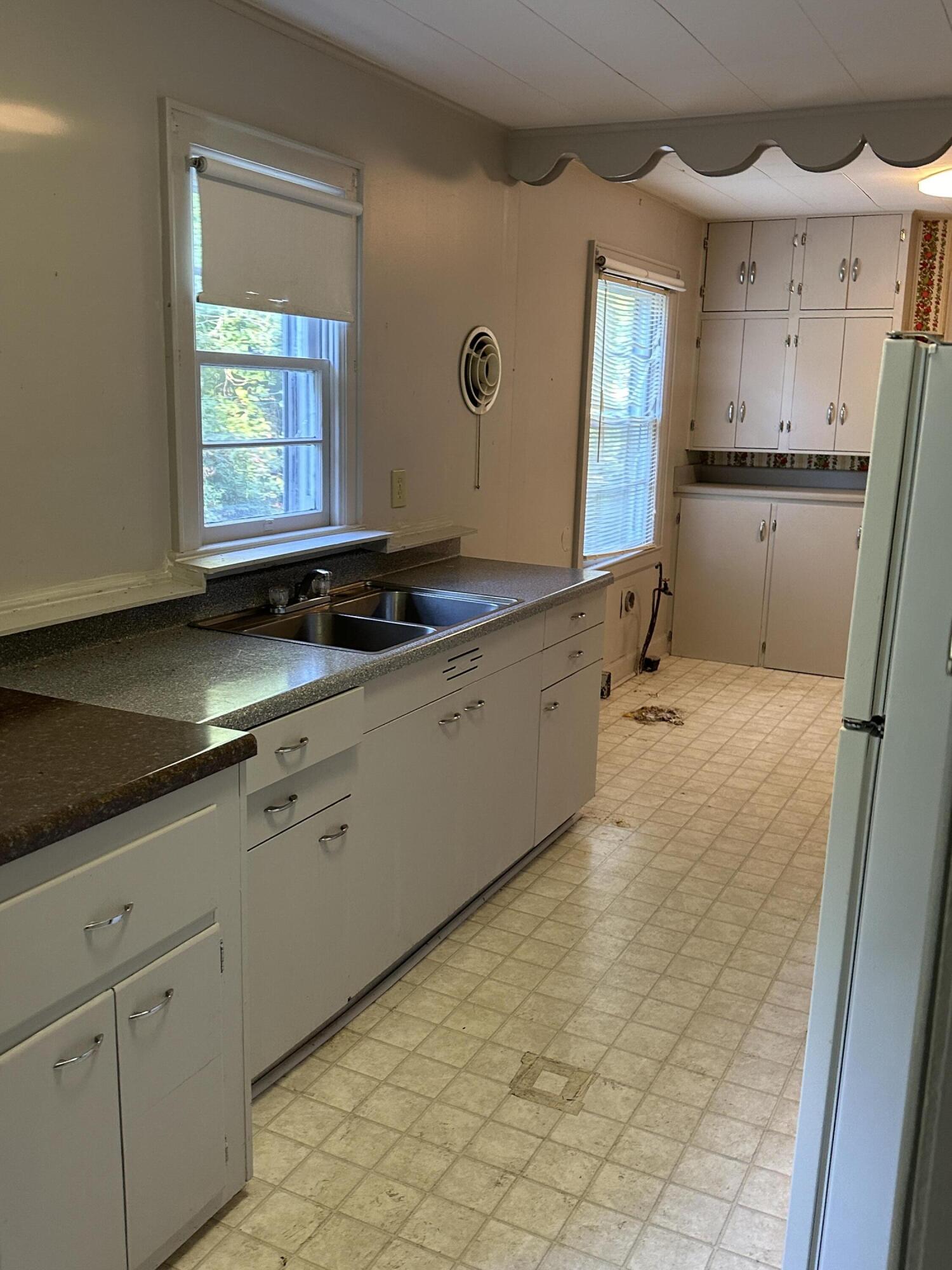 2027 Hickory Drive NW