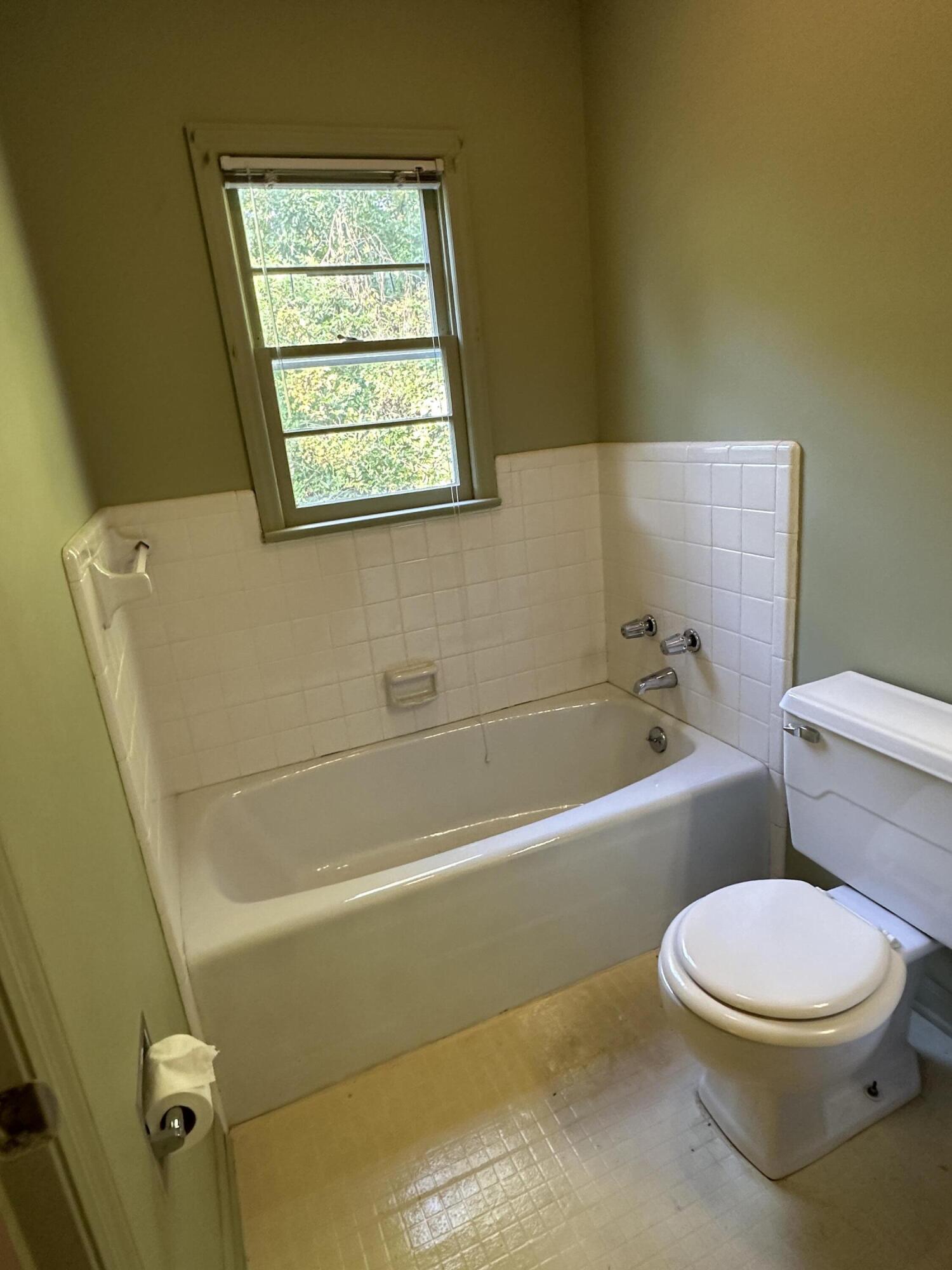 2027 Hickory Drive NW