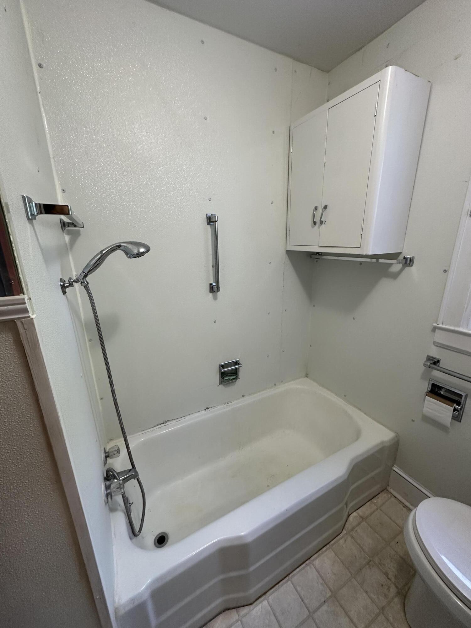 2027 Hickory Drive NW