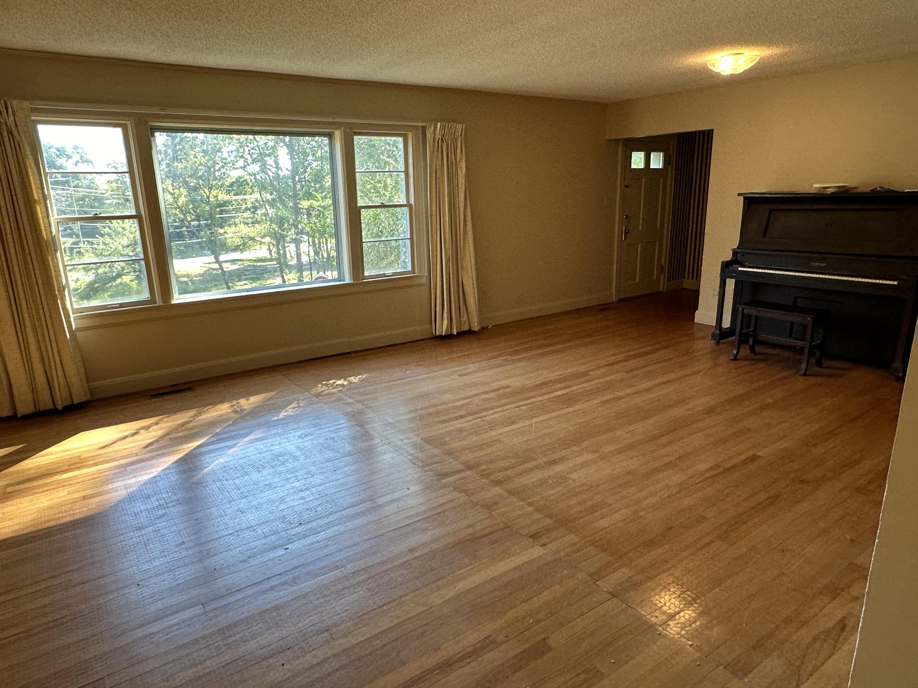 2027 Hickory Drive NW