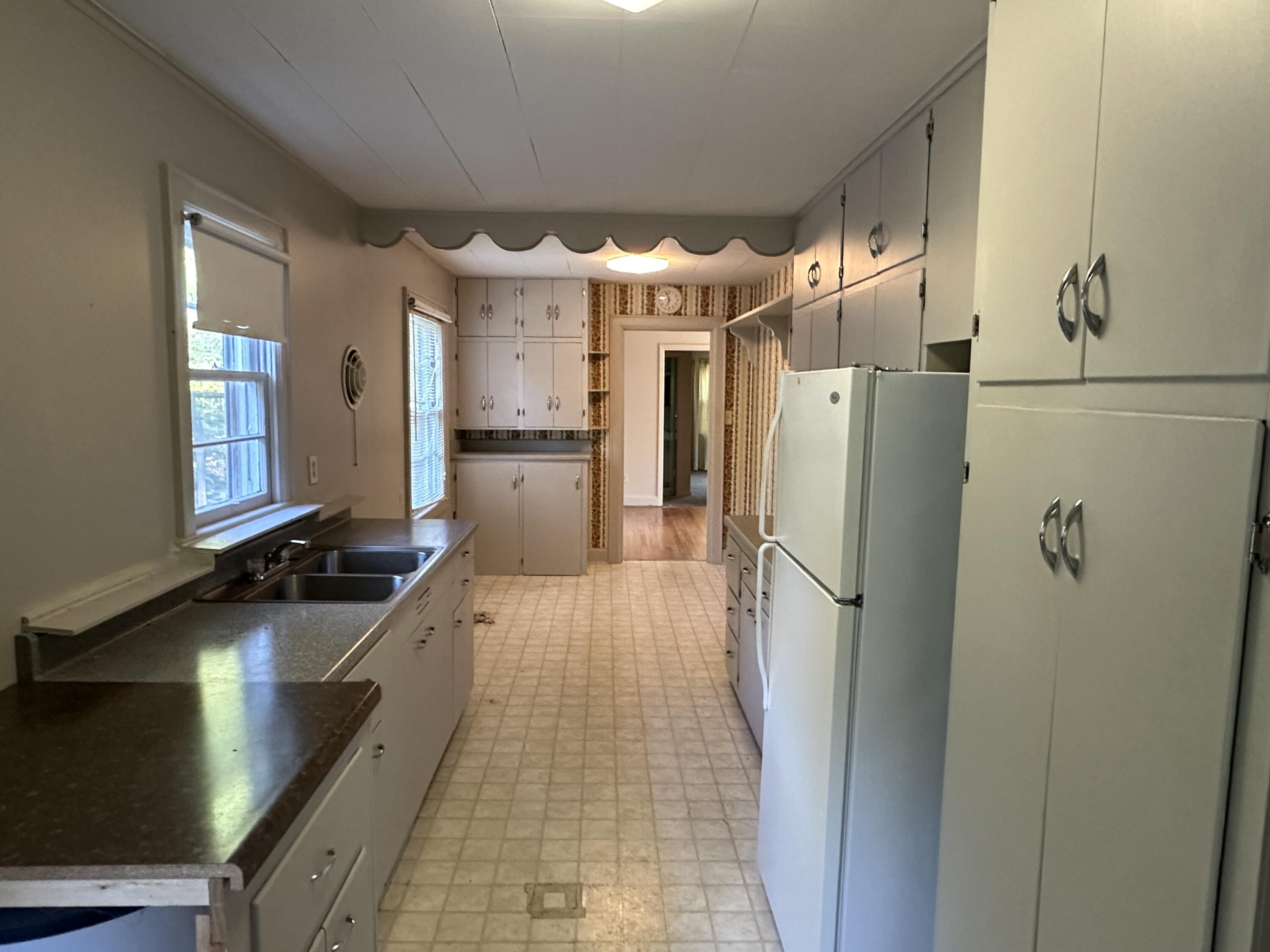 2027 Hickory Drive NW