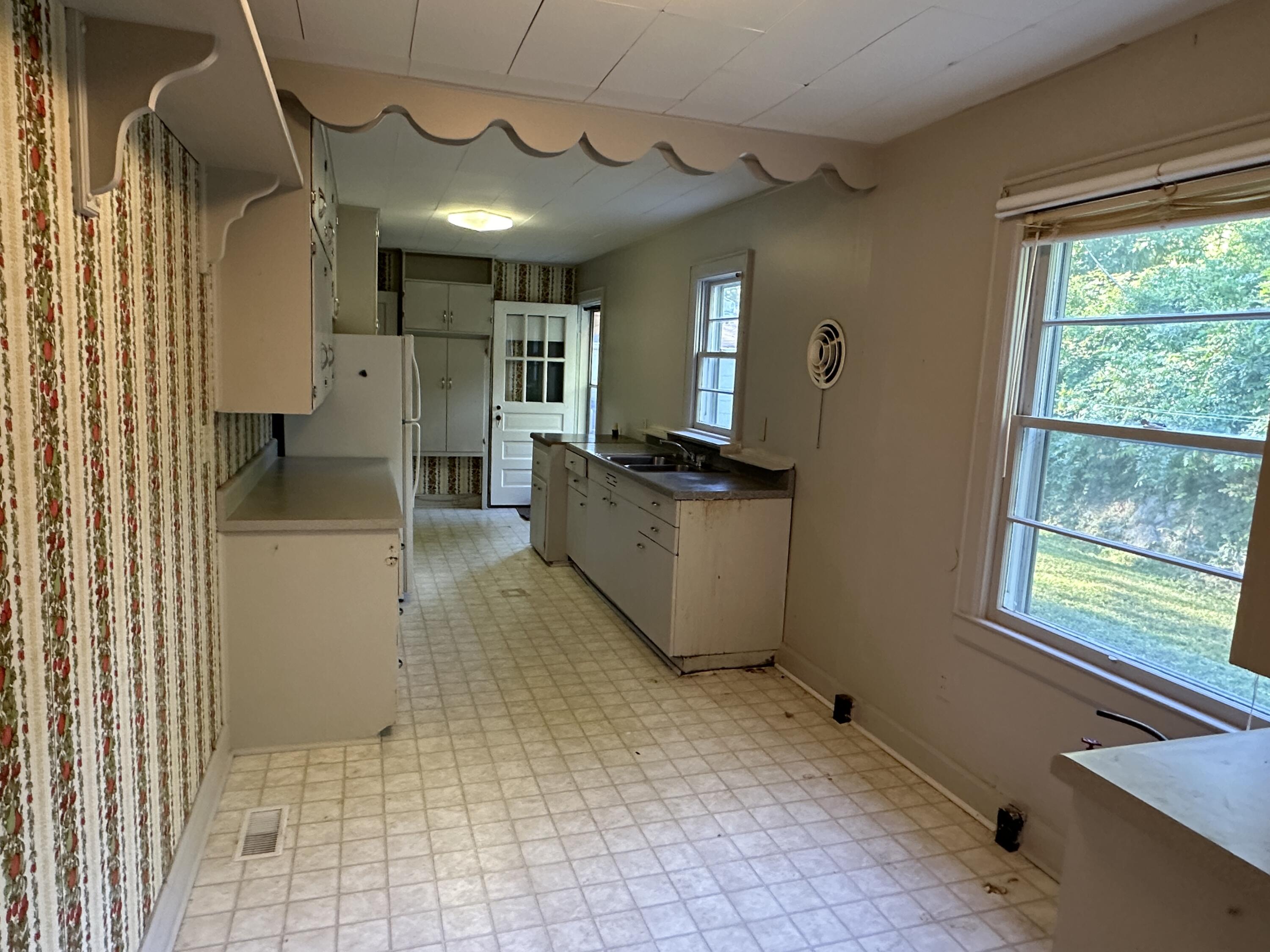 2027 Hickory Drive NW