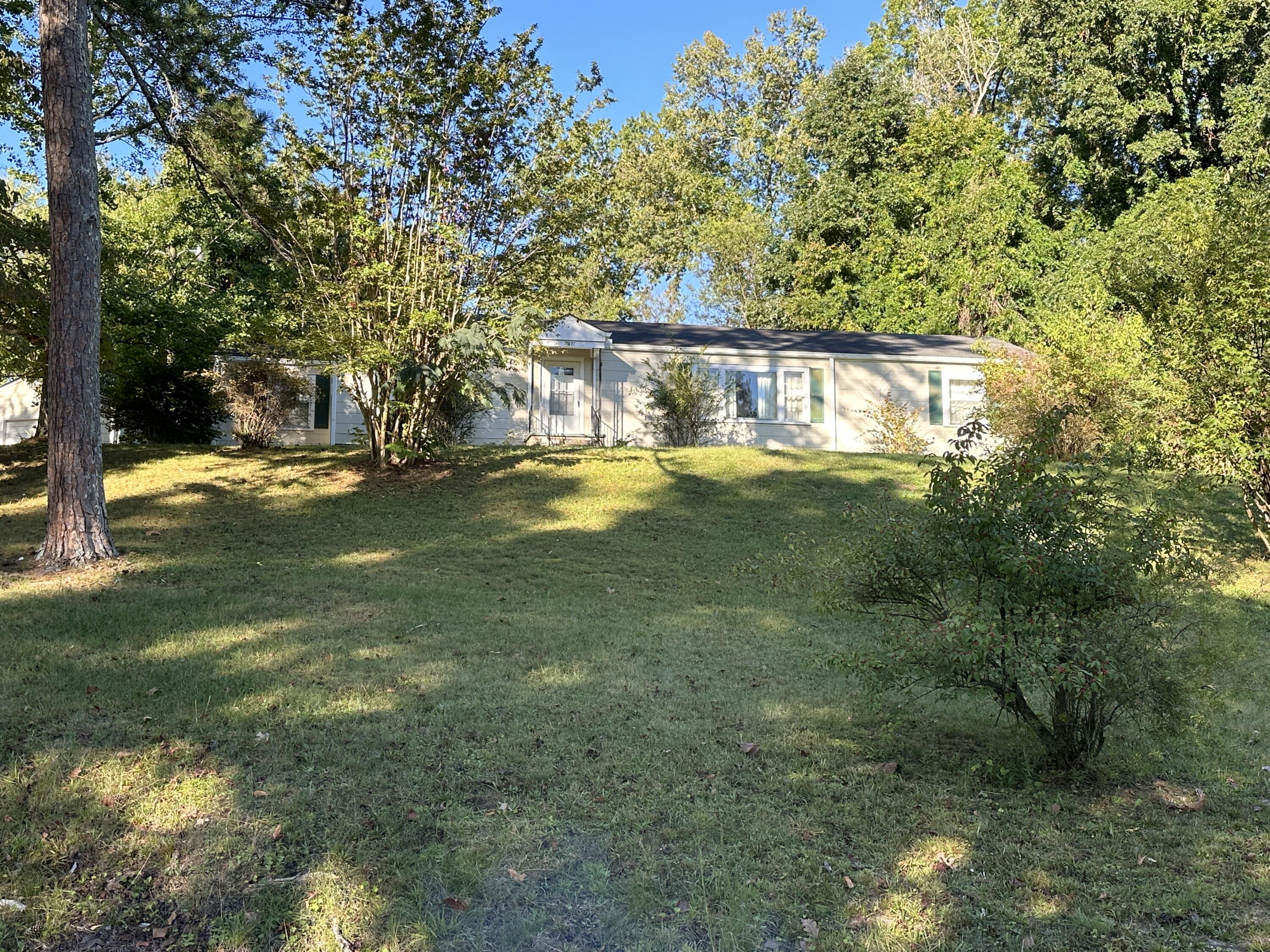 2027 Hickory Drive NW