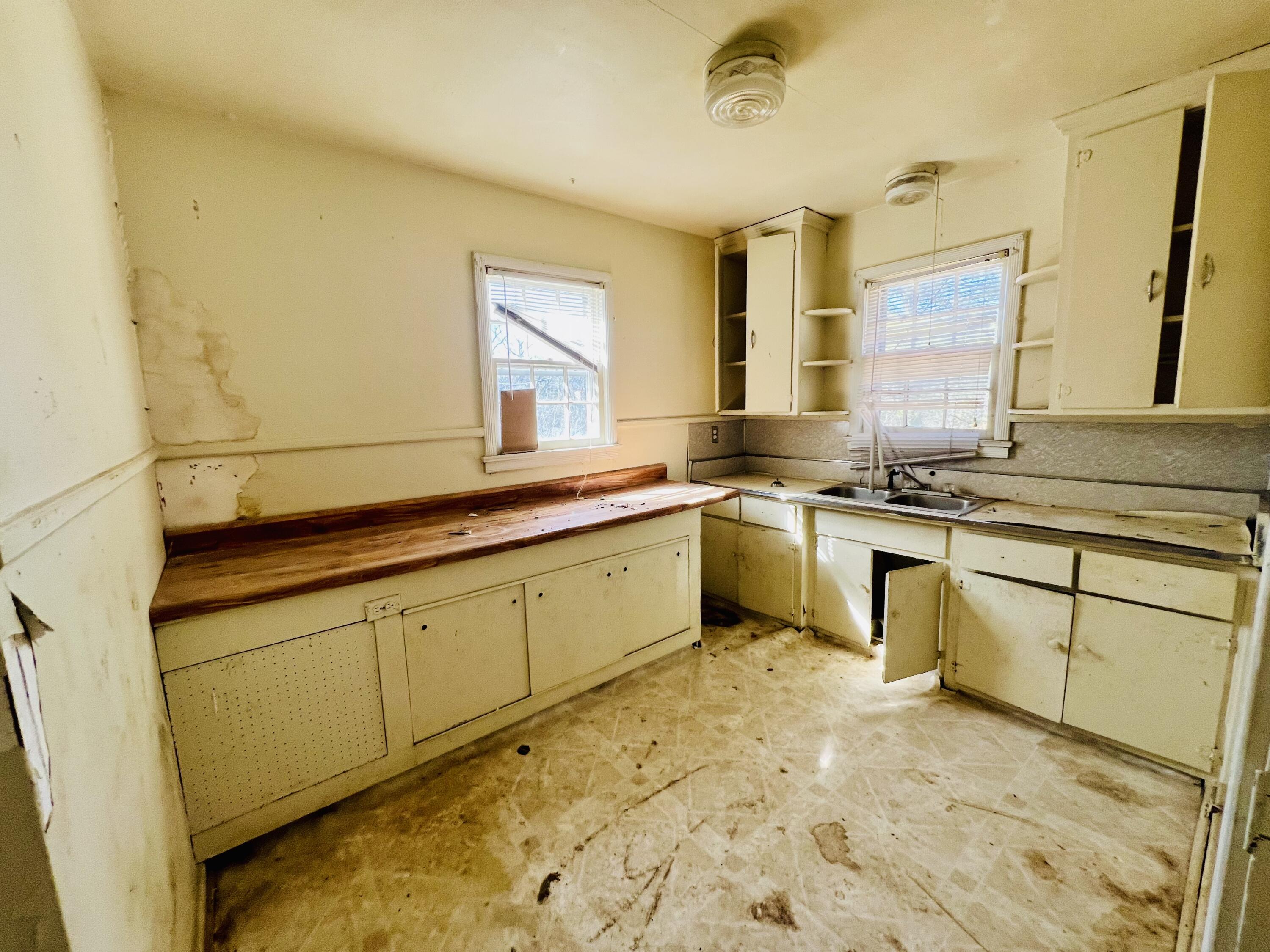 35 Agnes Avenue