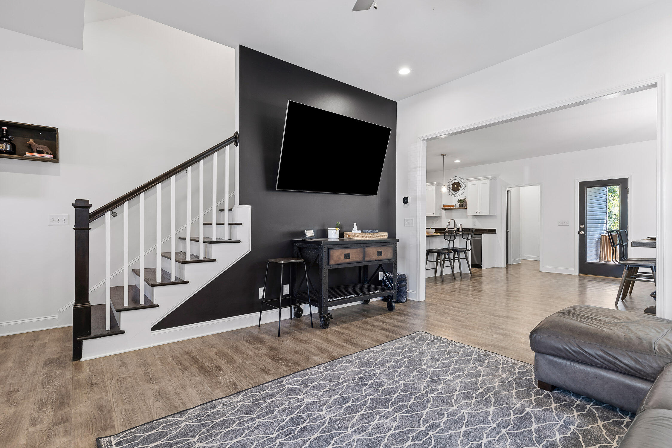 1806 Oakvale Drive