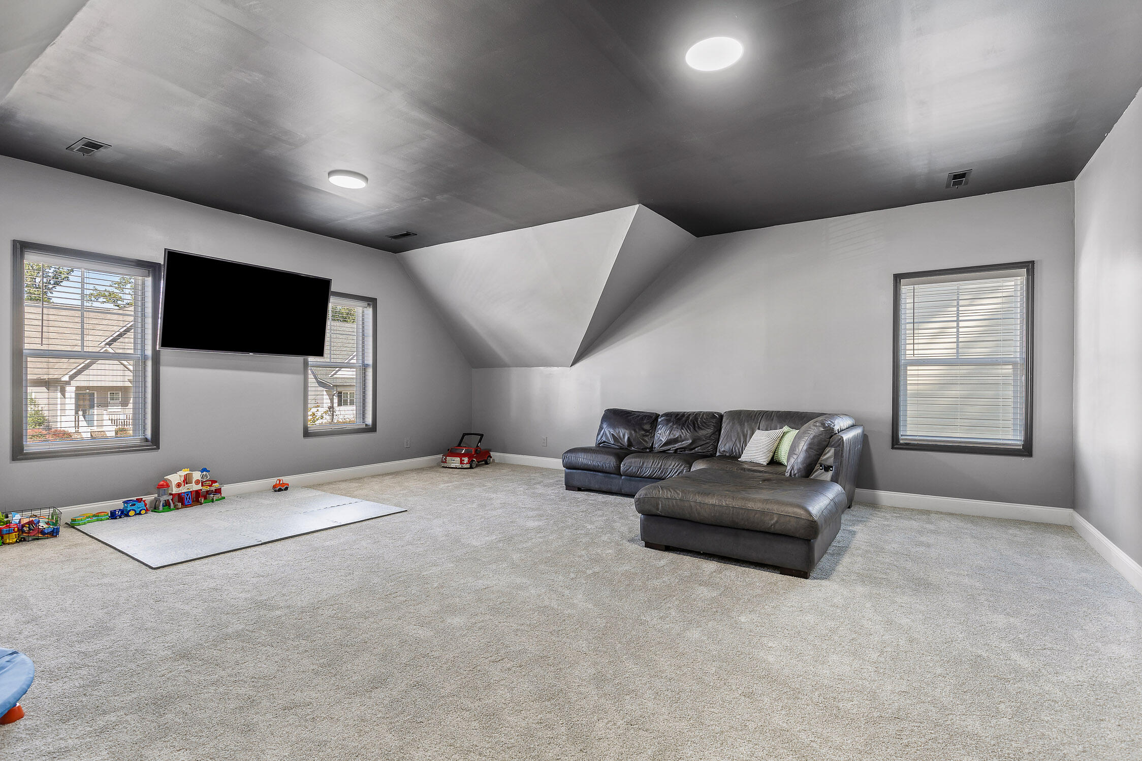 1806 Oakvale Drive