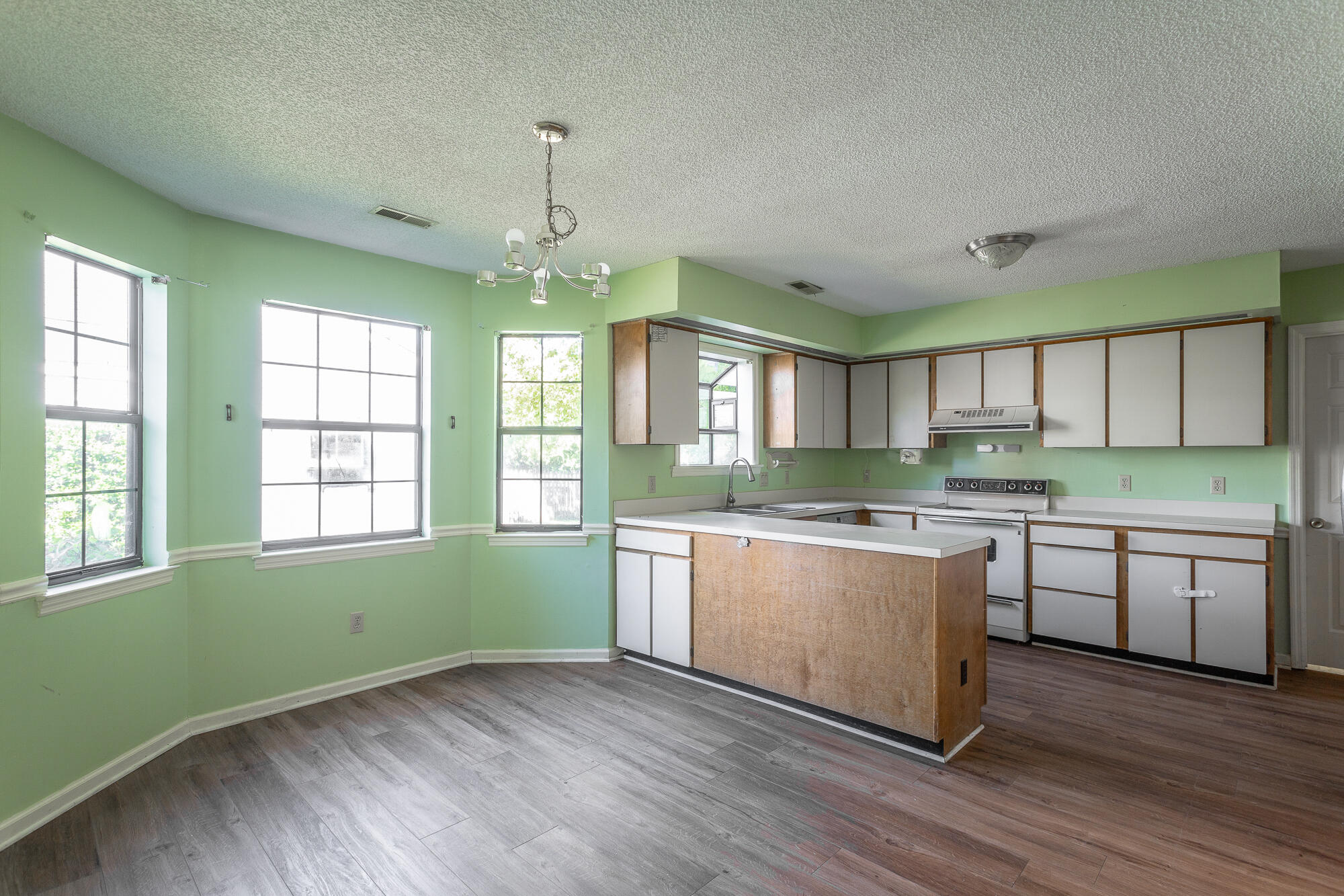 6761 Hickory Creek Road