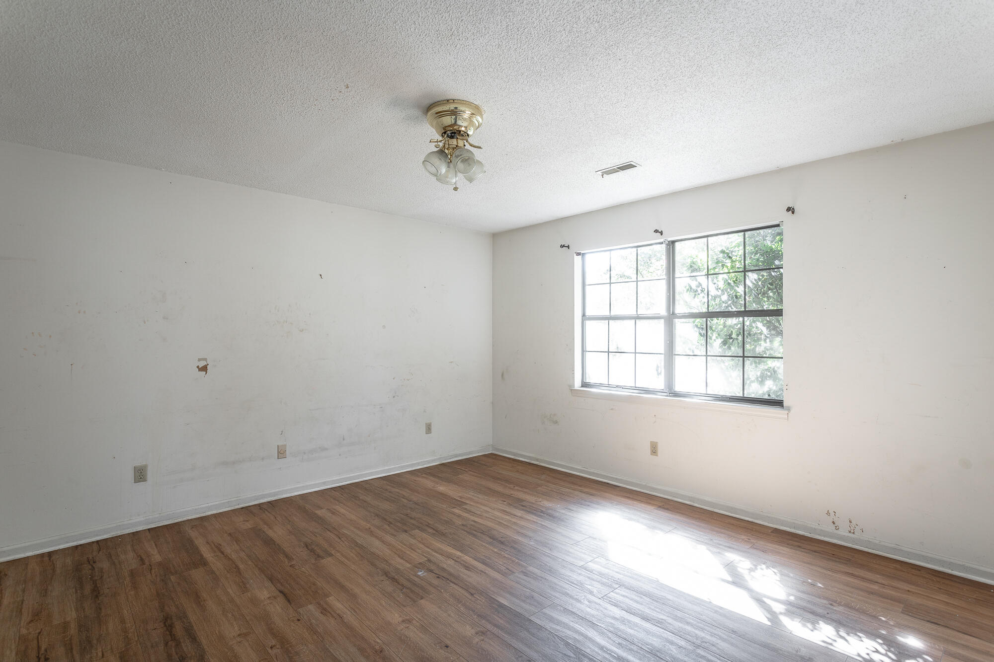 6761 Hickory Creek Road