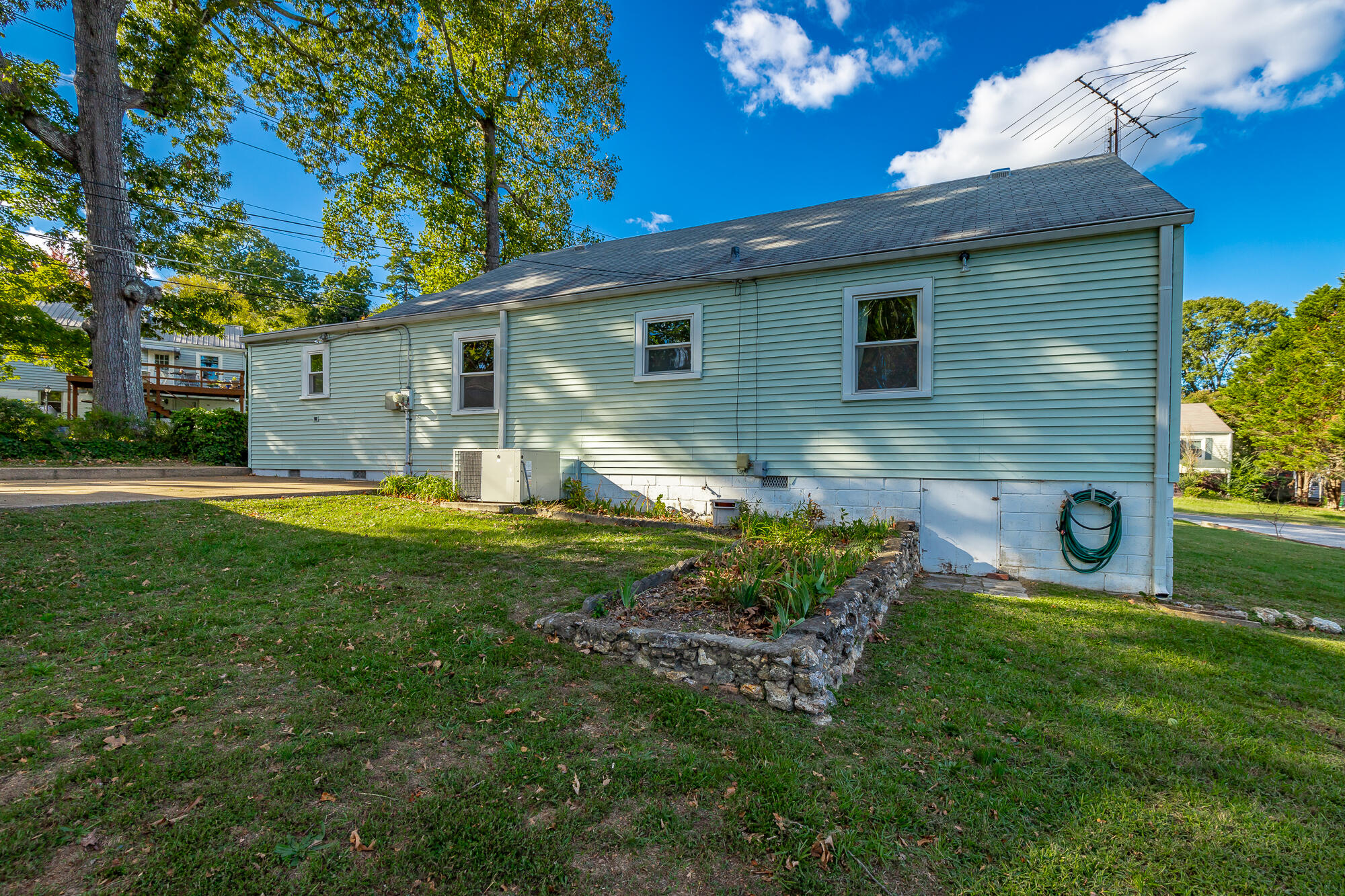 4002 Woodmont Drive