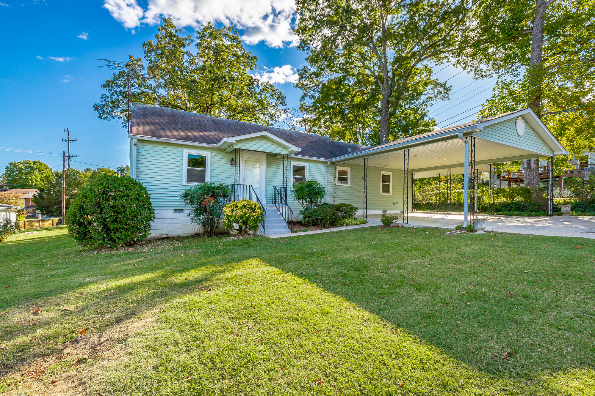 4002 Woodmont Drive
