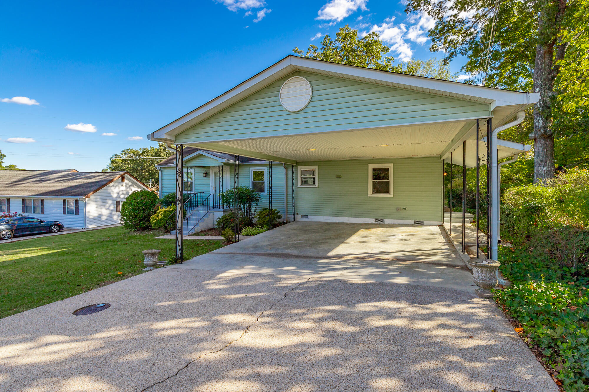 4002 Woodmont Drive