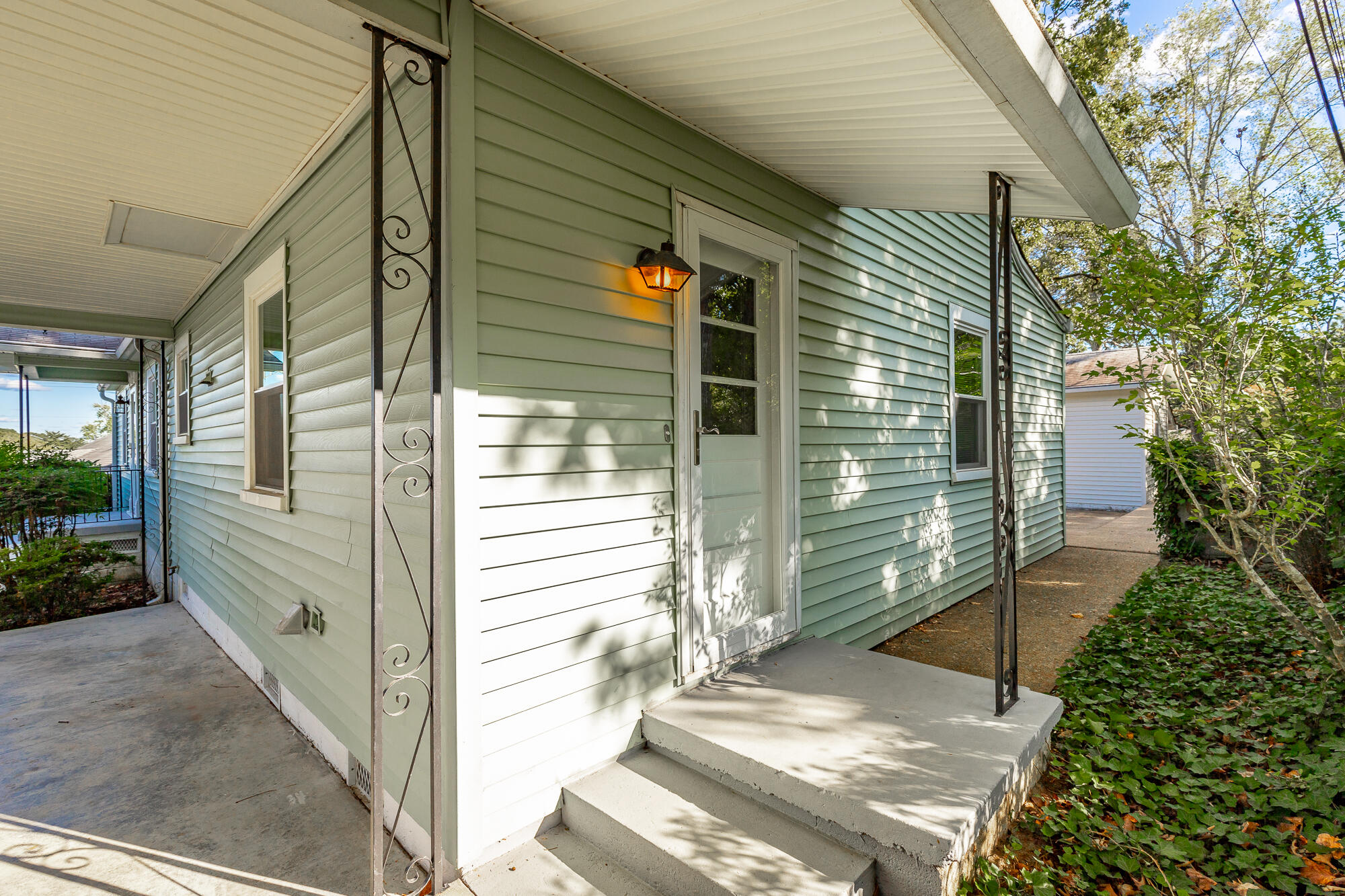 4002 Woodmont Drive