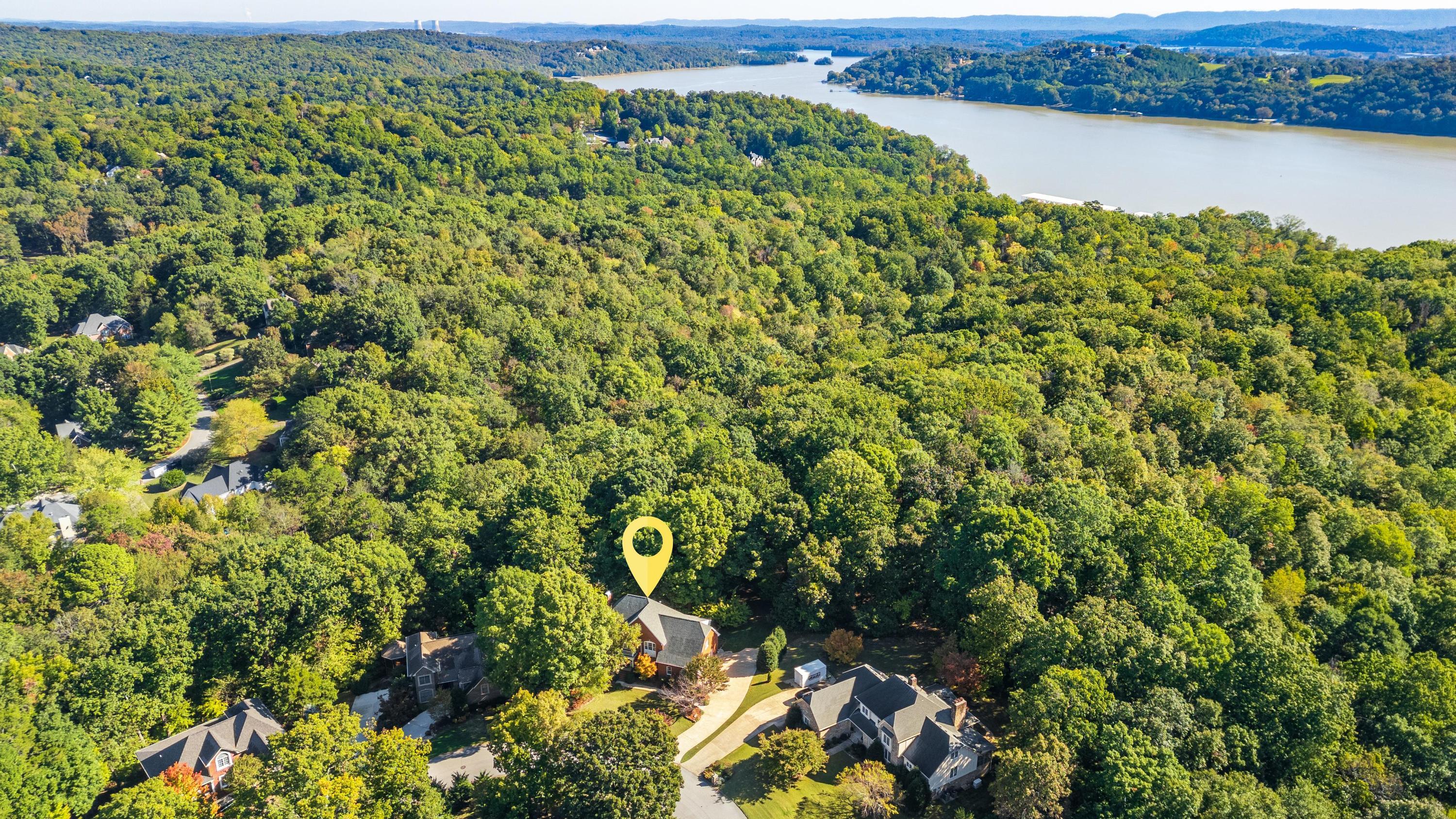 2015 Riverwood Drive