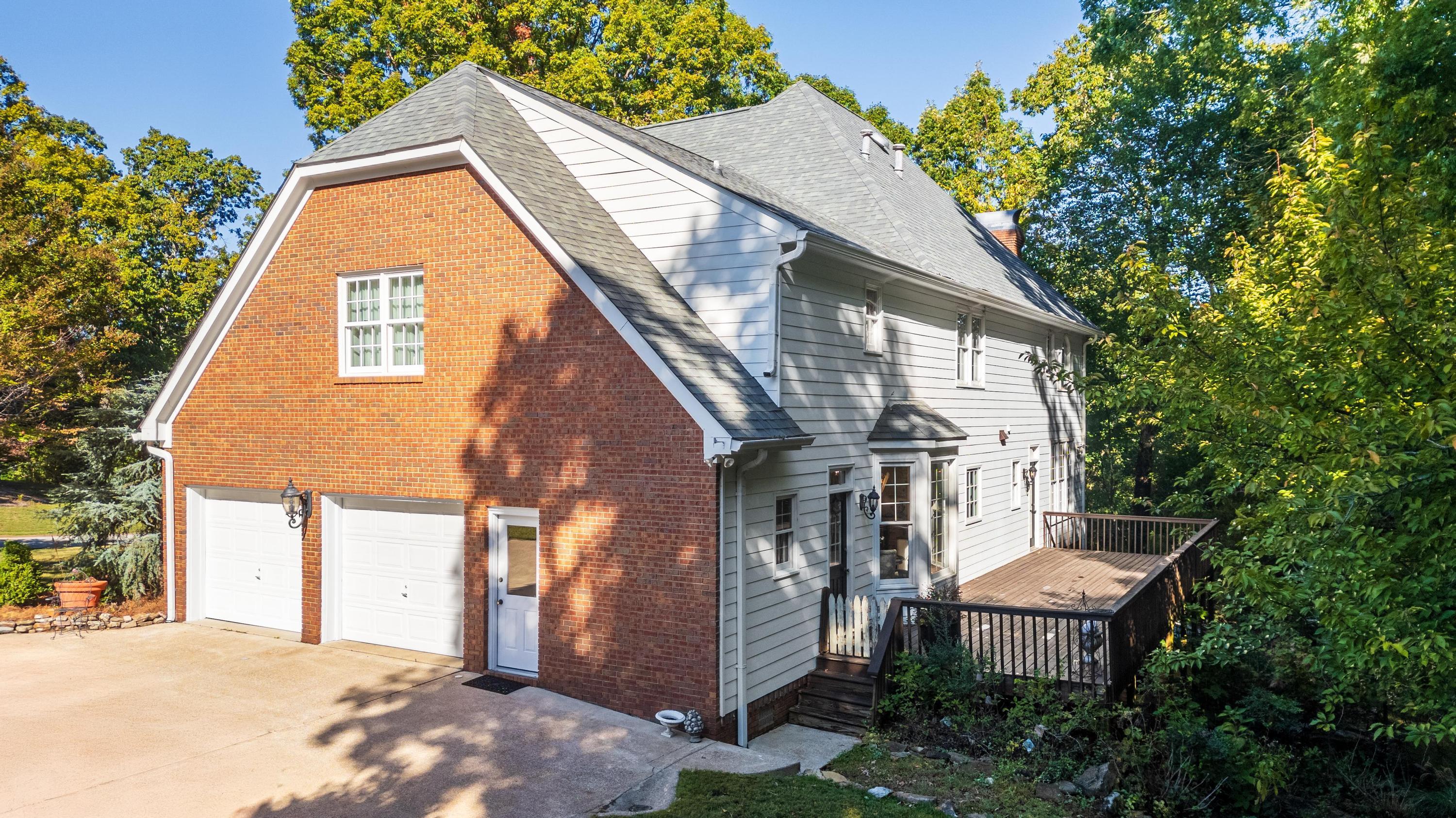 2015 Riverwood Drive