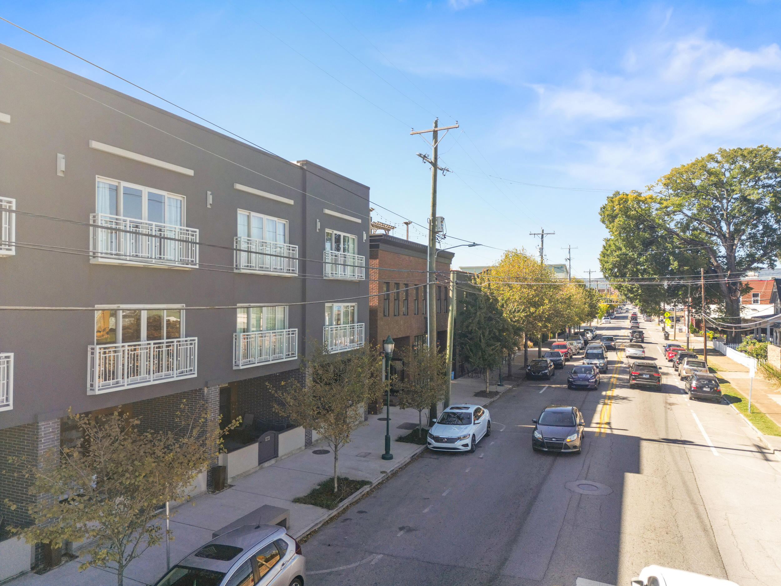 550 E Main Street, 106
