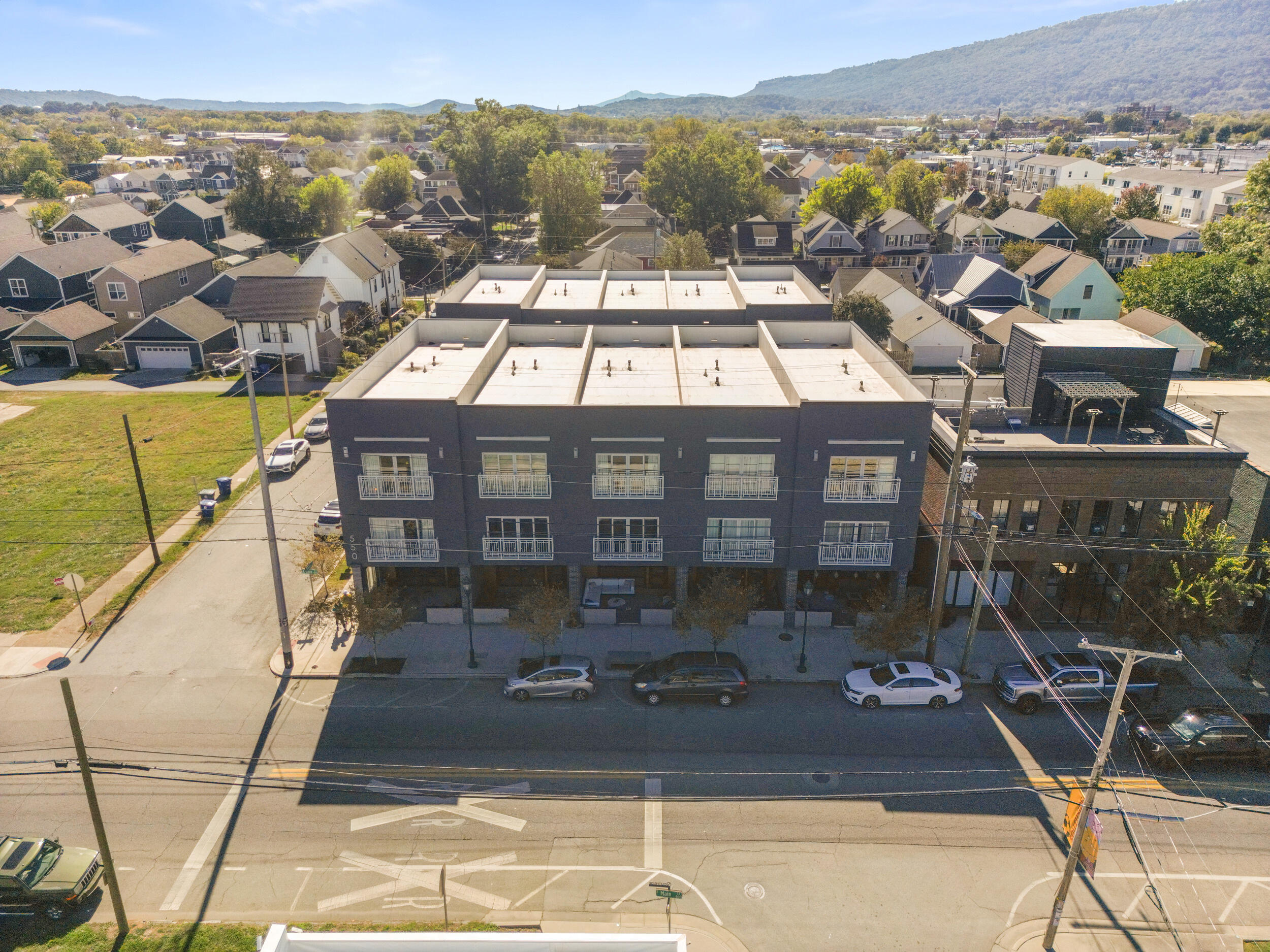 550 E Main Street, 106