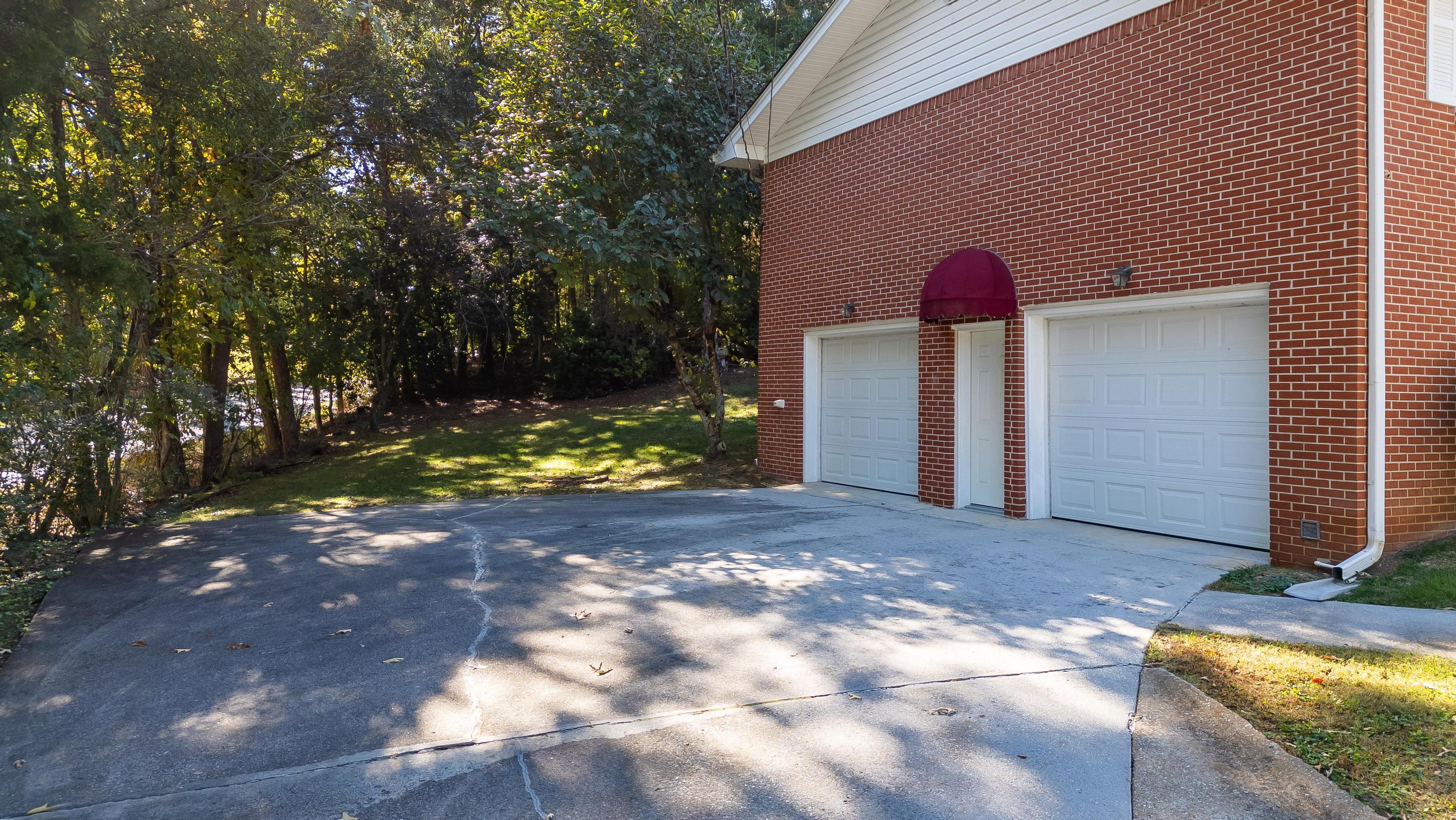 2124 Port Royal Drive