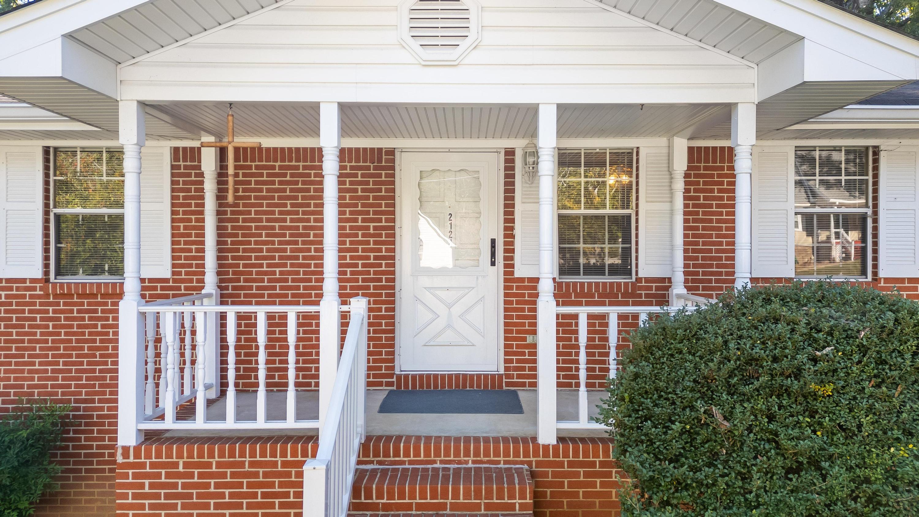 2124 Port Royal Drive
