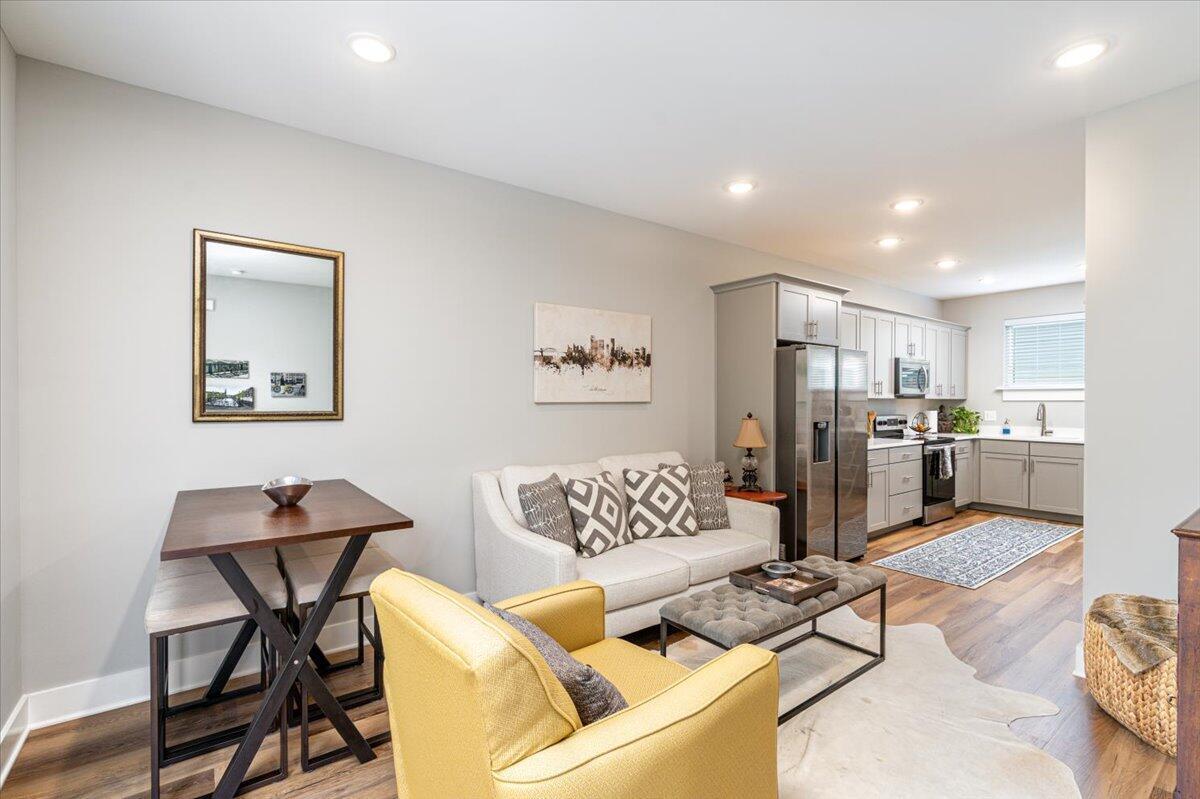 1437 Stockyard Place
