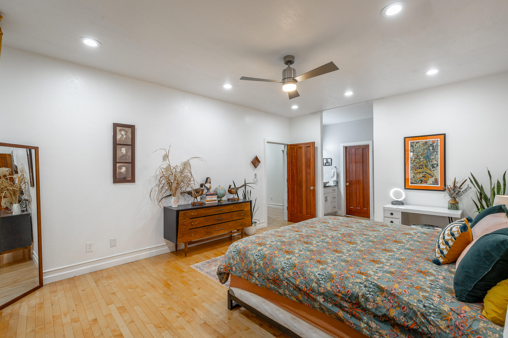 1211 Panorama Dr