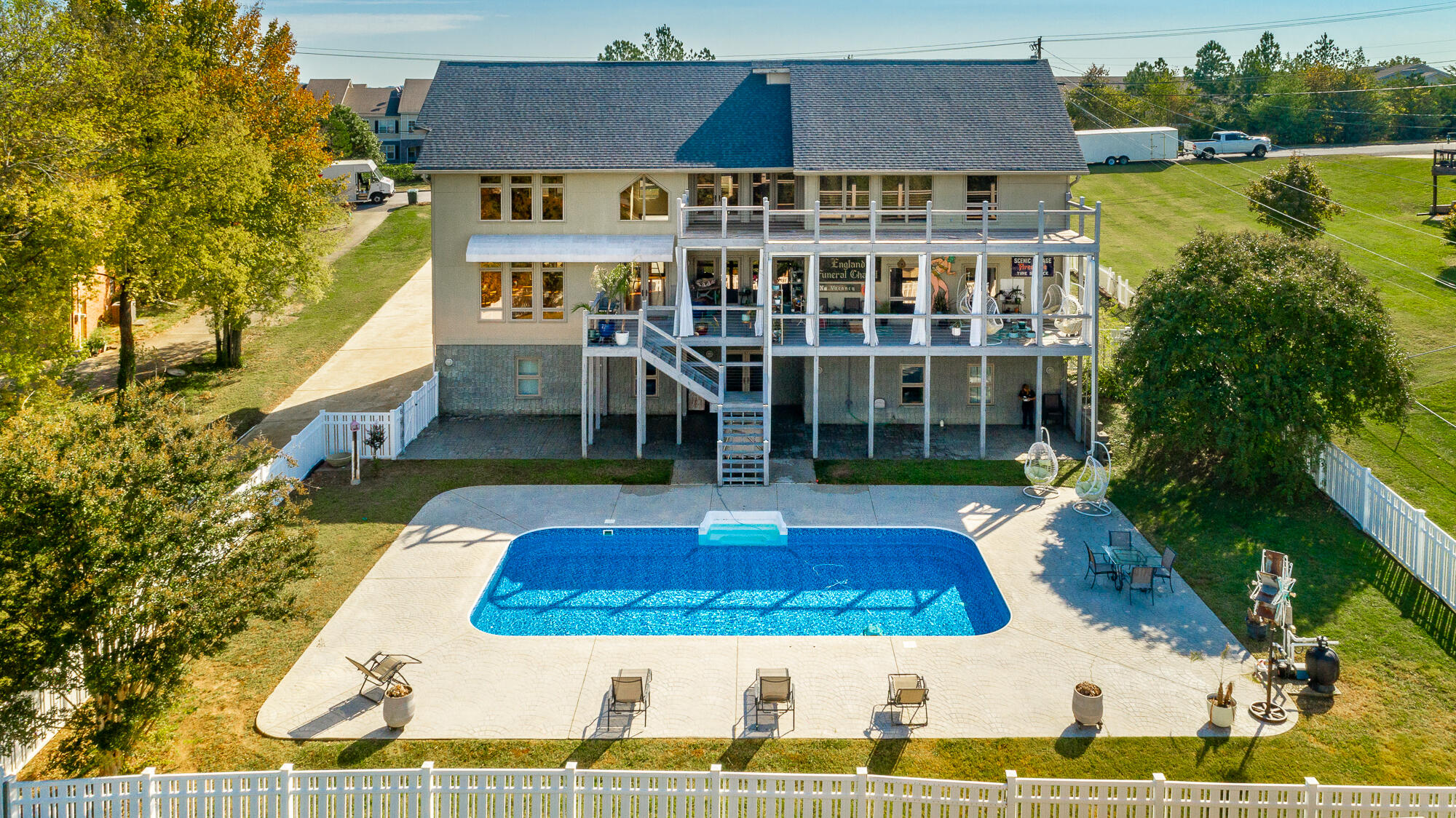 1211 Panorama Dr
