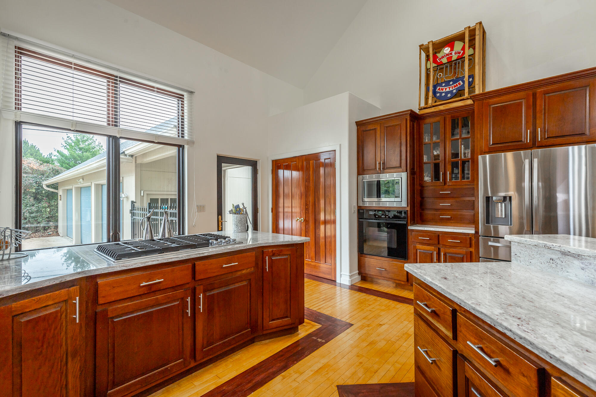 1211 Panorama Dr