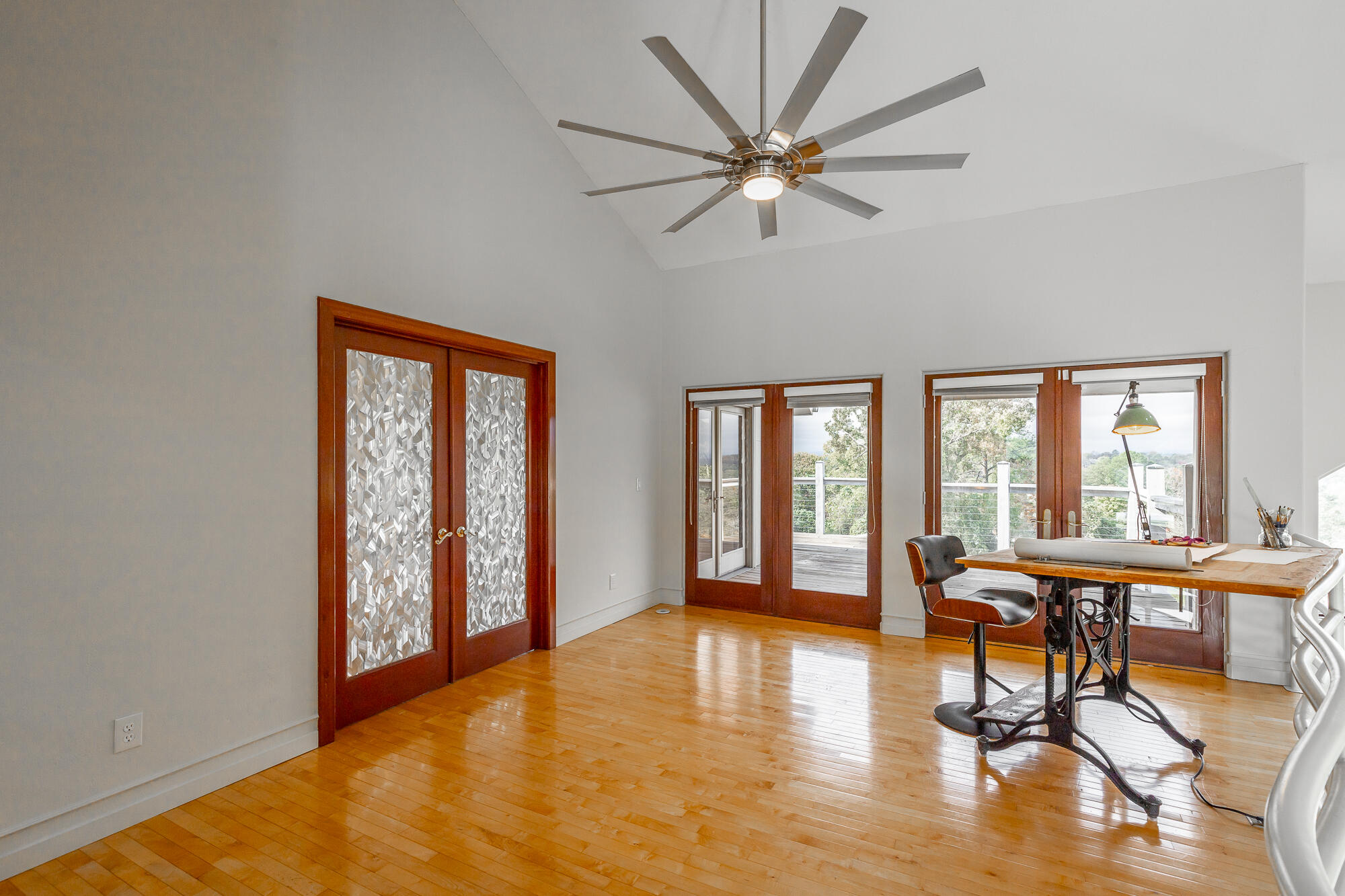 1211 Panorama Dr