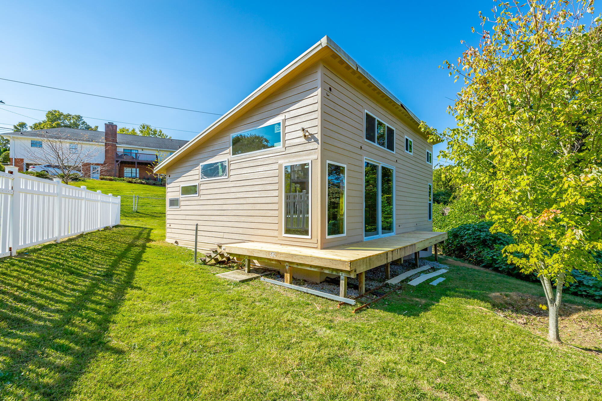 1211 Panorama Dr