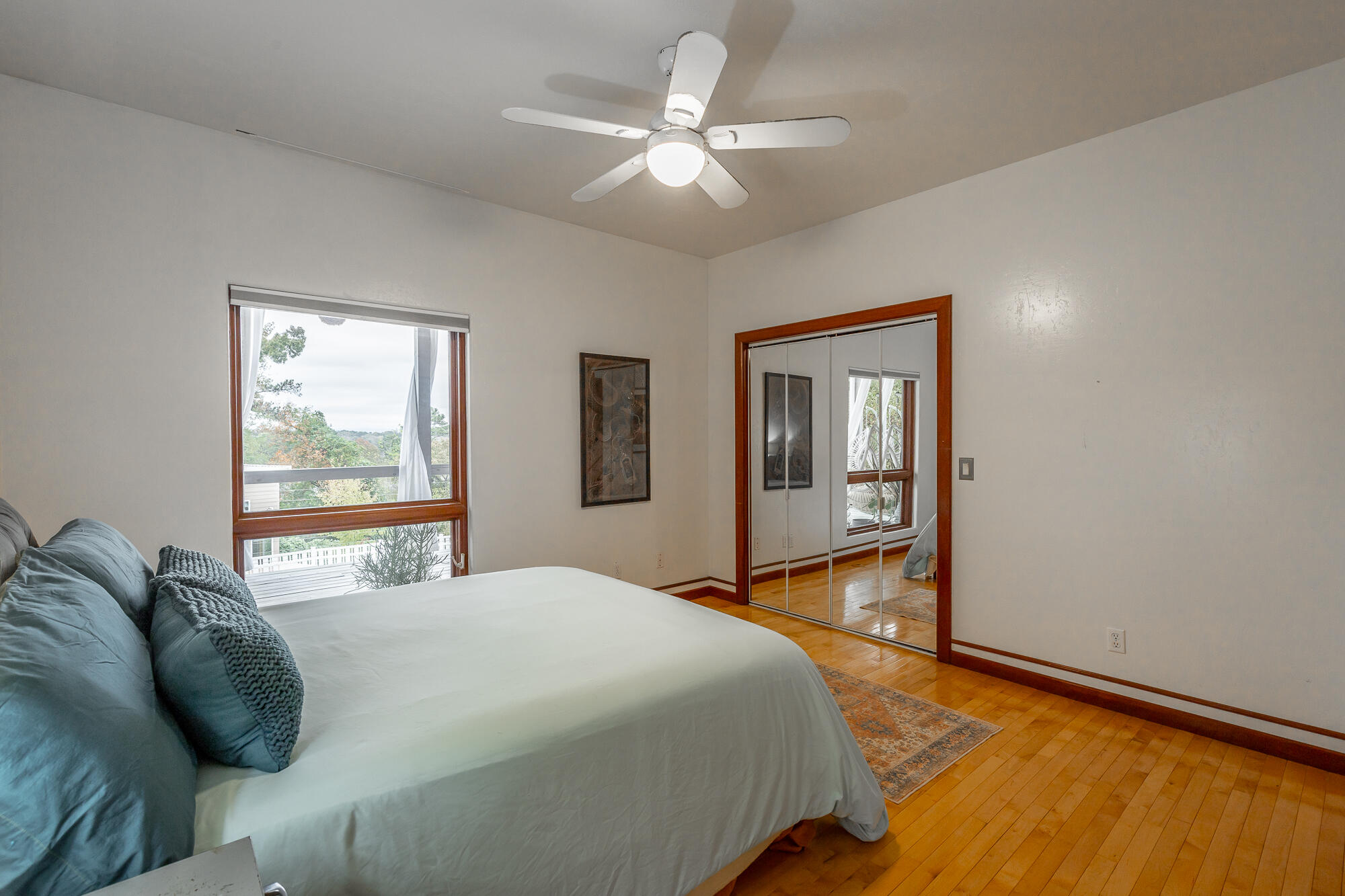 1211 Panorama Dr