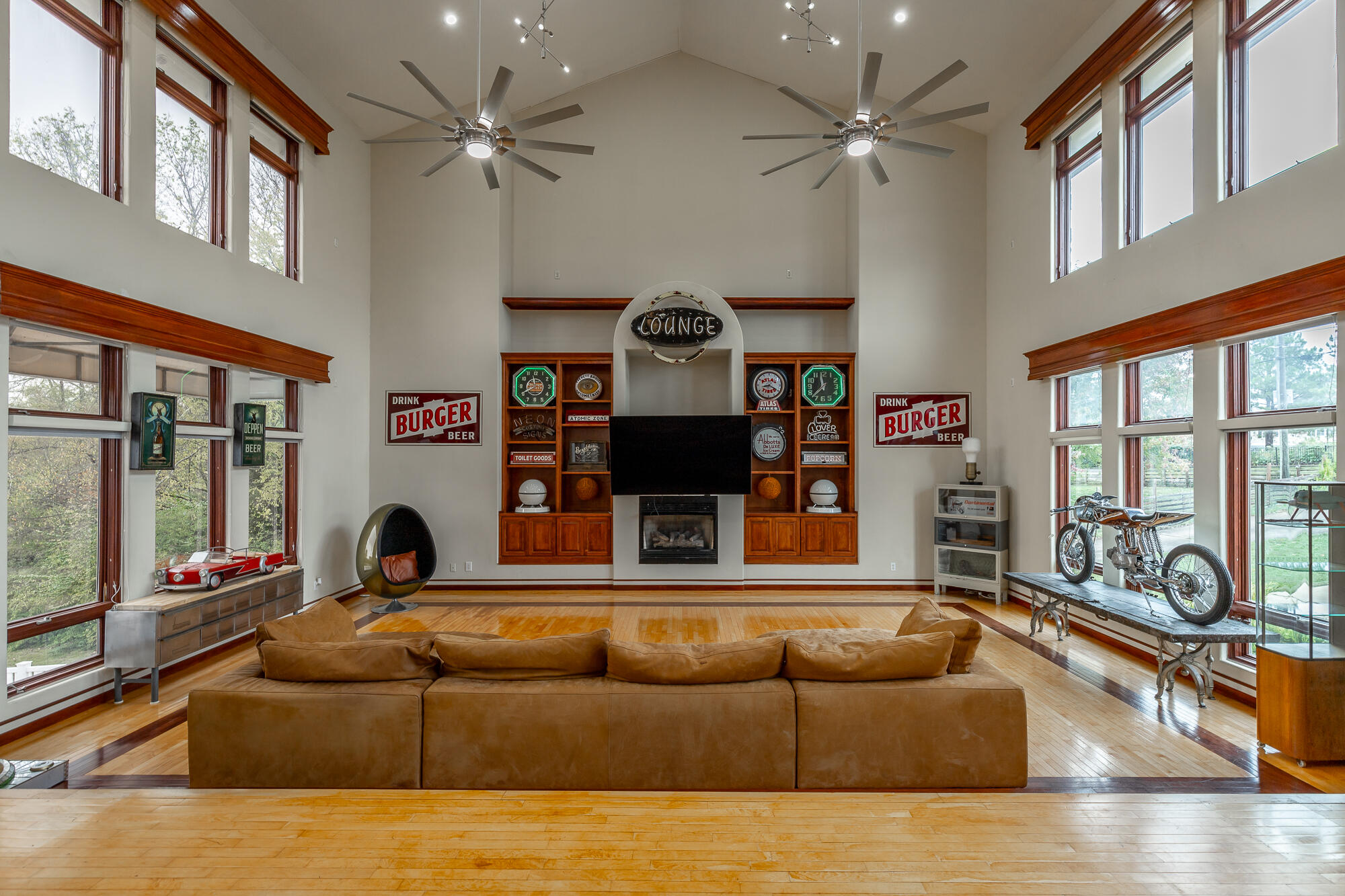 1211 Panorama Dr