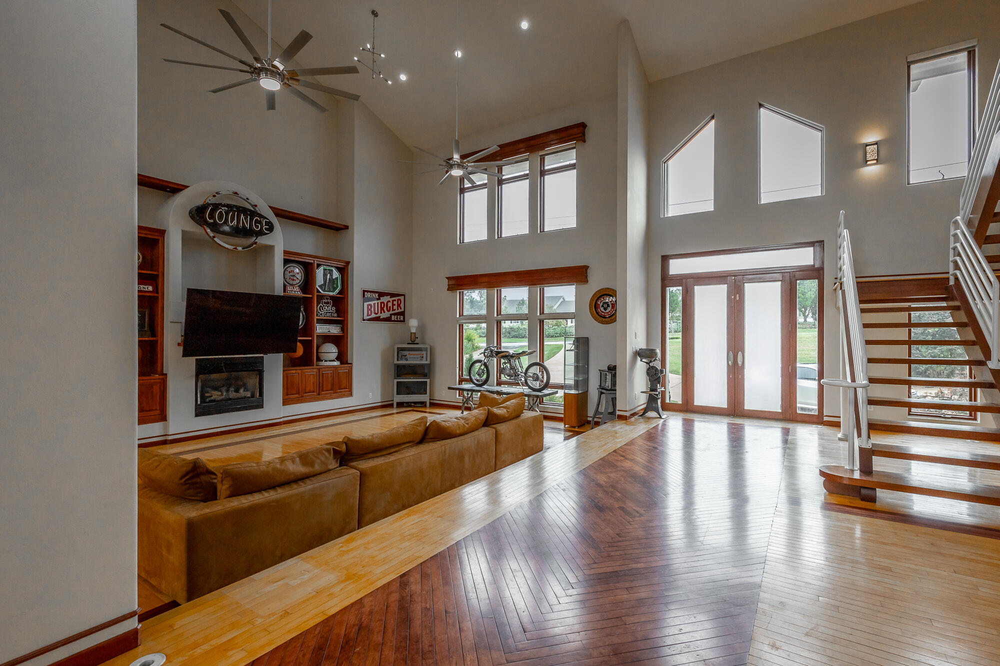 1211 Panorama Dr
