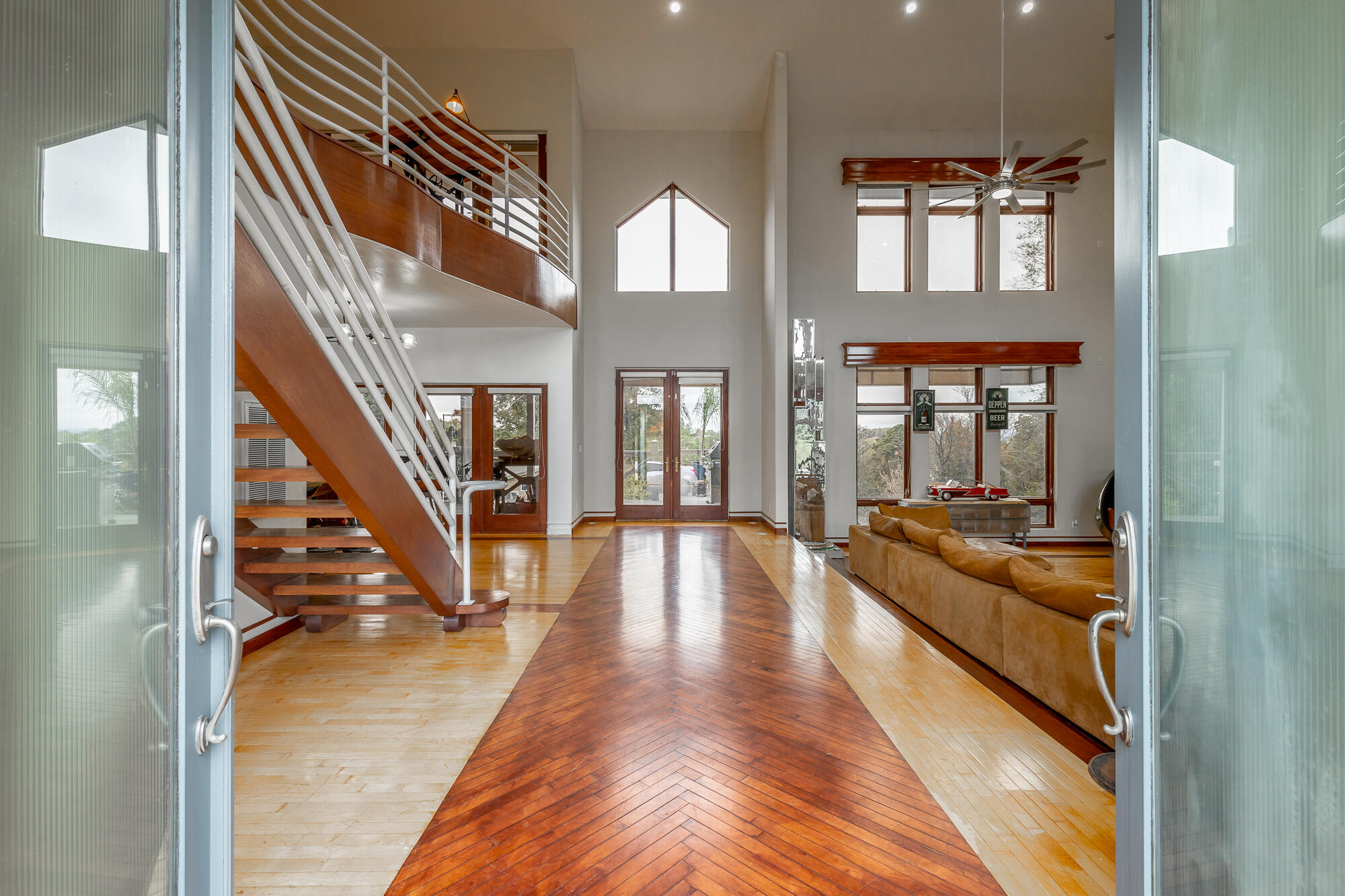 1211 Panorama Dr