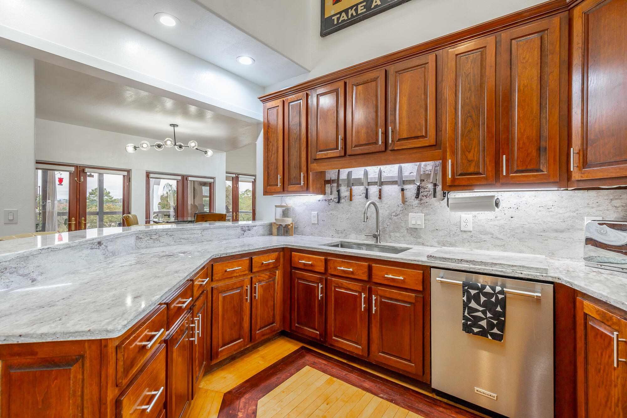 1211 Panorama Dr