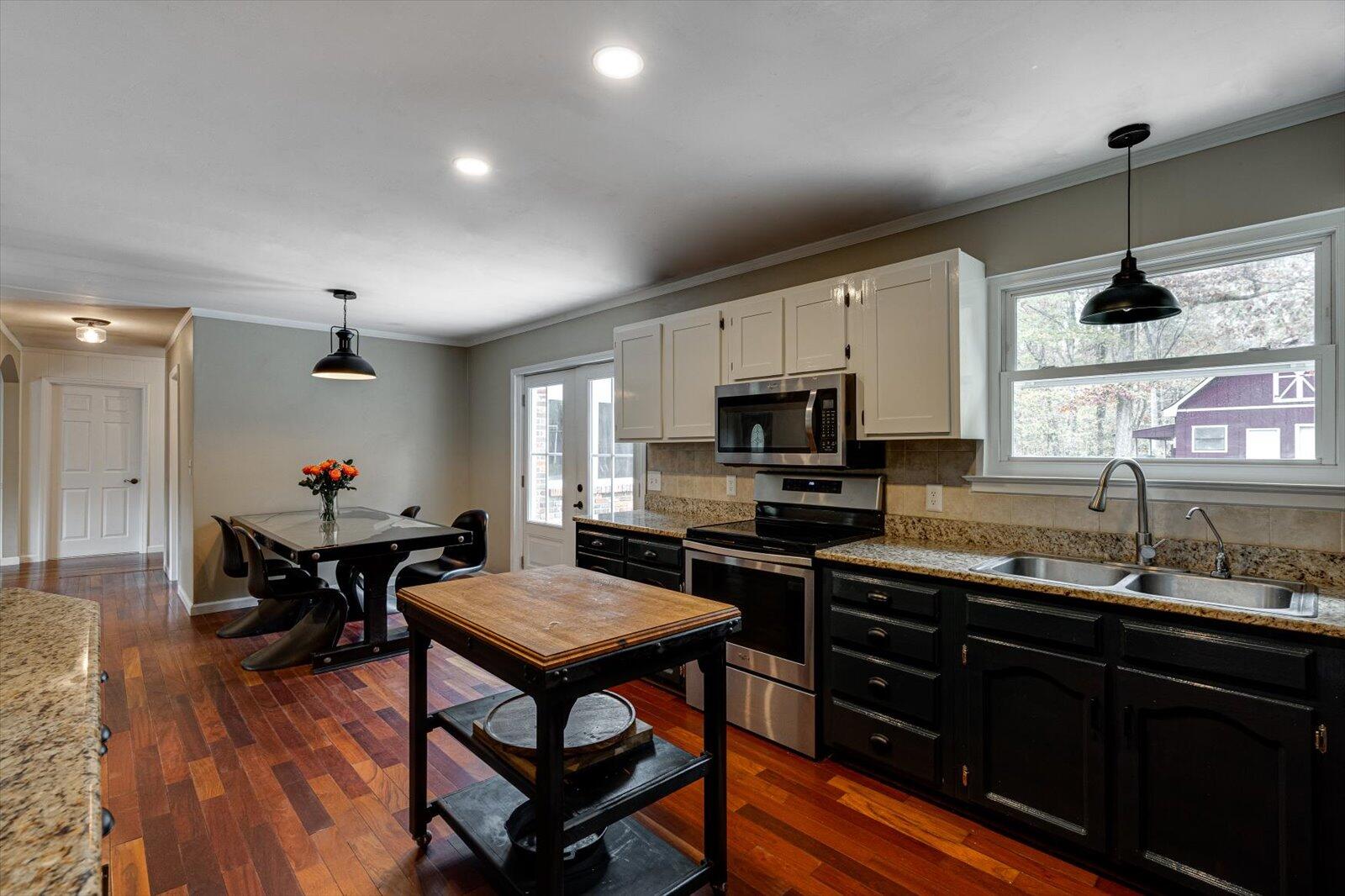 5037 Johnston Road, McDonald