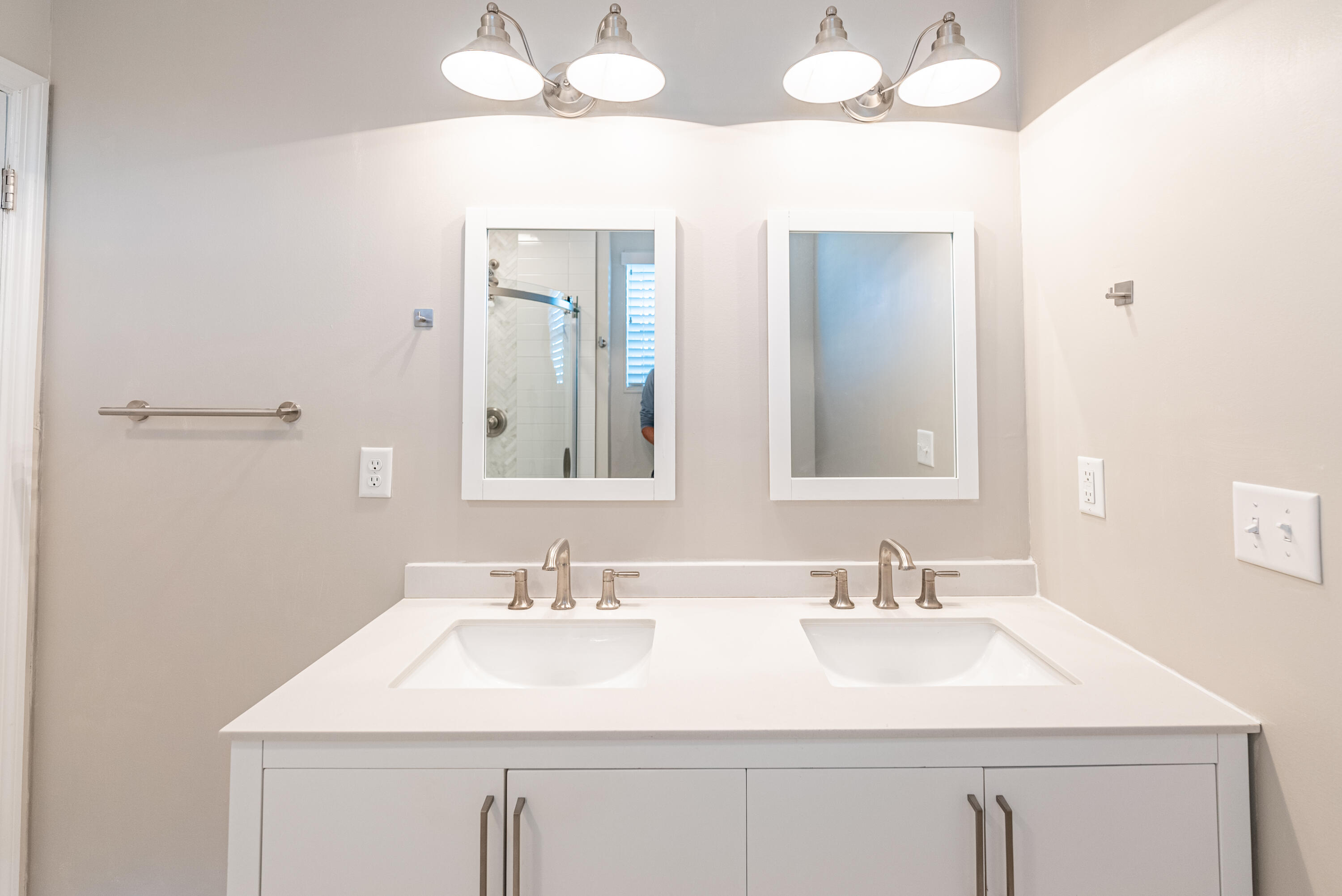 8104 Holly Crest Drive