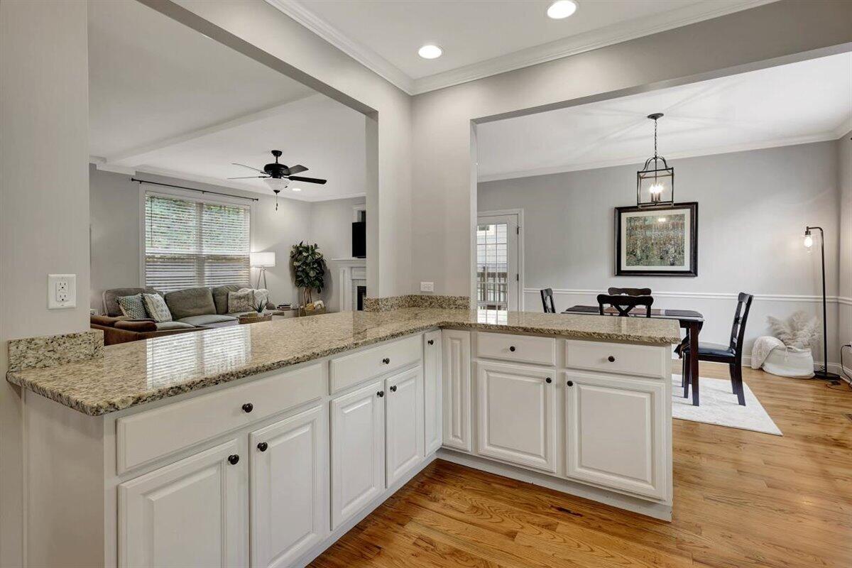 908 Dartmouth Street