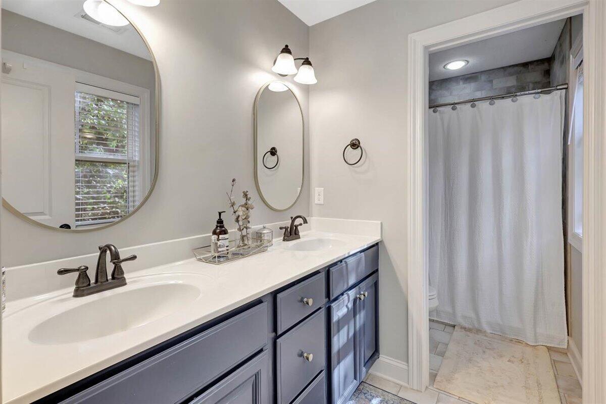 908 Dartmouth Street