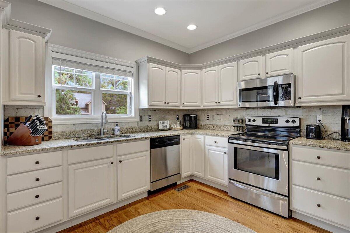 908 Dartmouth Street