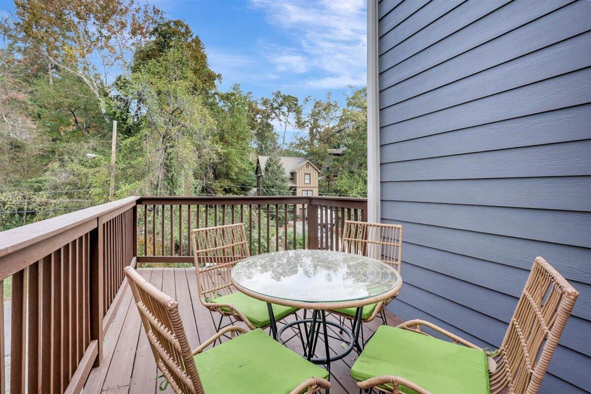 908 Dartmouth Street