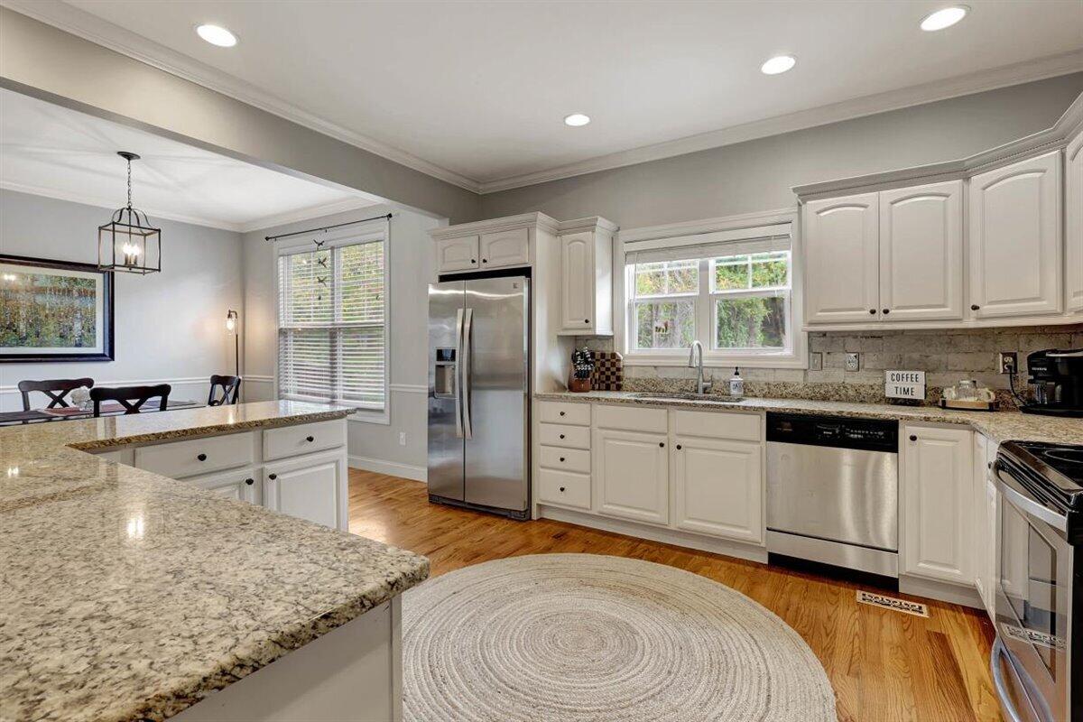 908 Dartmouth Street