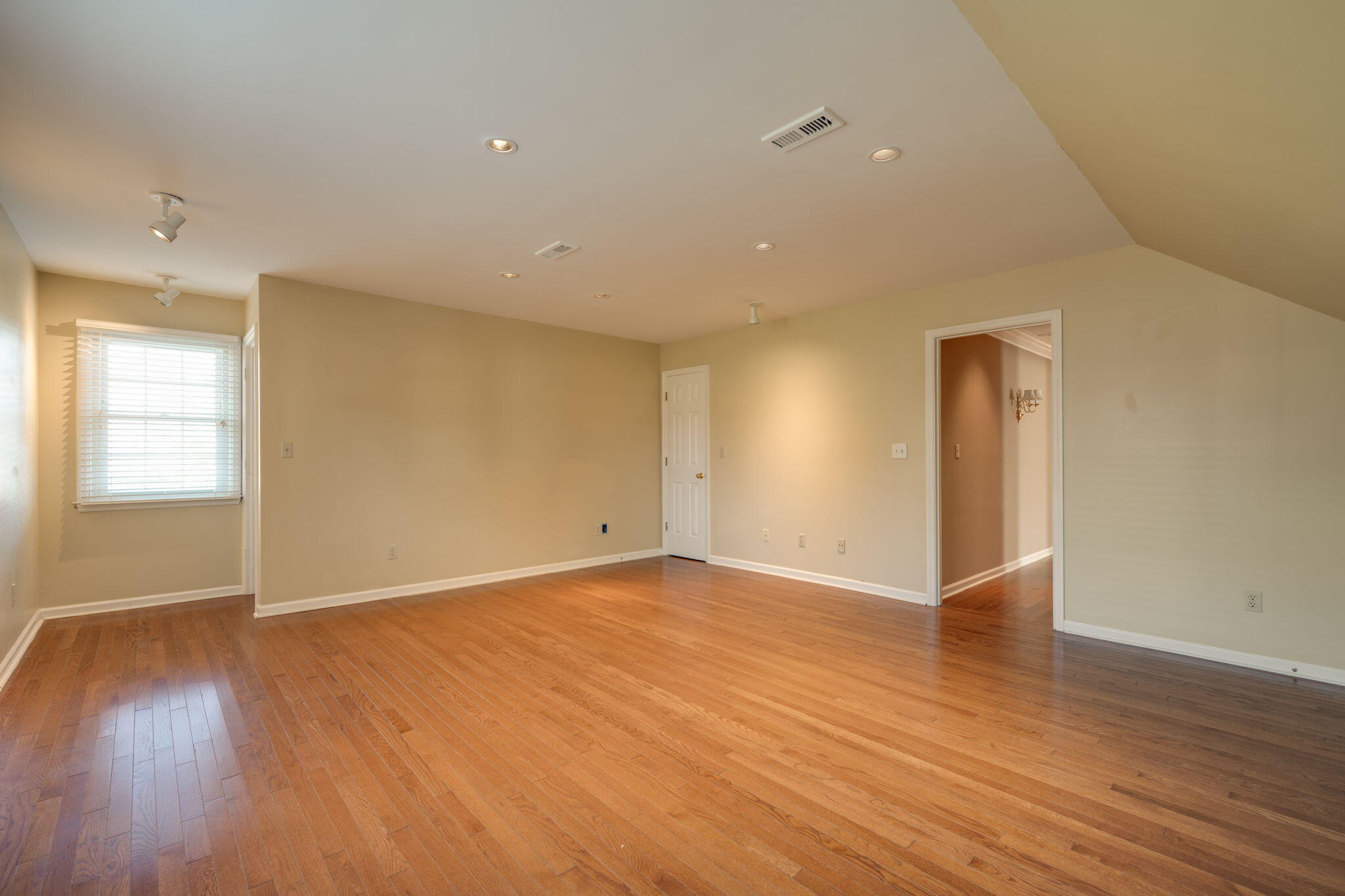 8304 Heron Cir