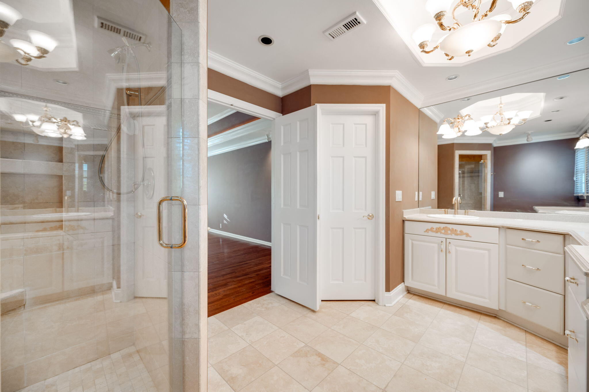 8304 Heron Cir