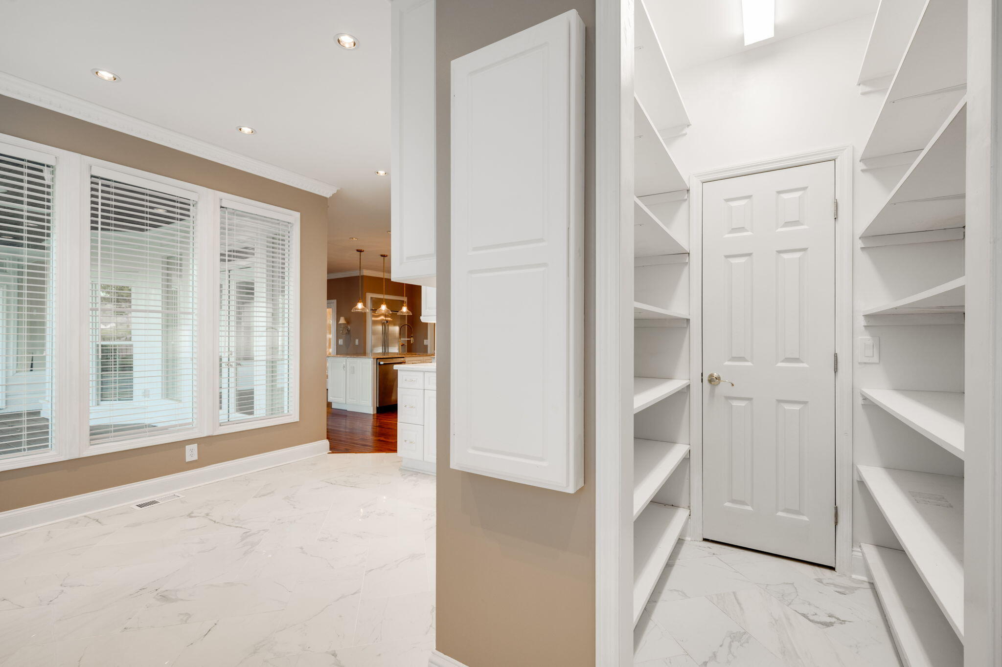 8304 Heron Cir