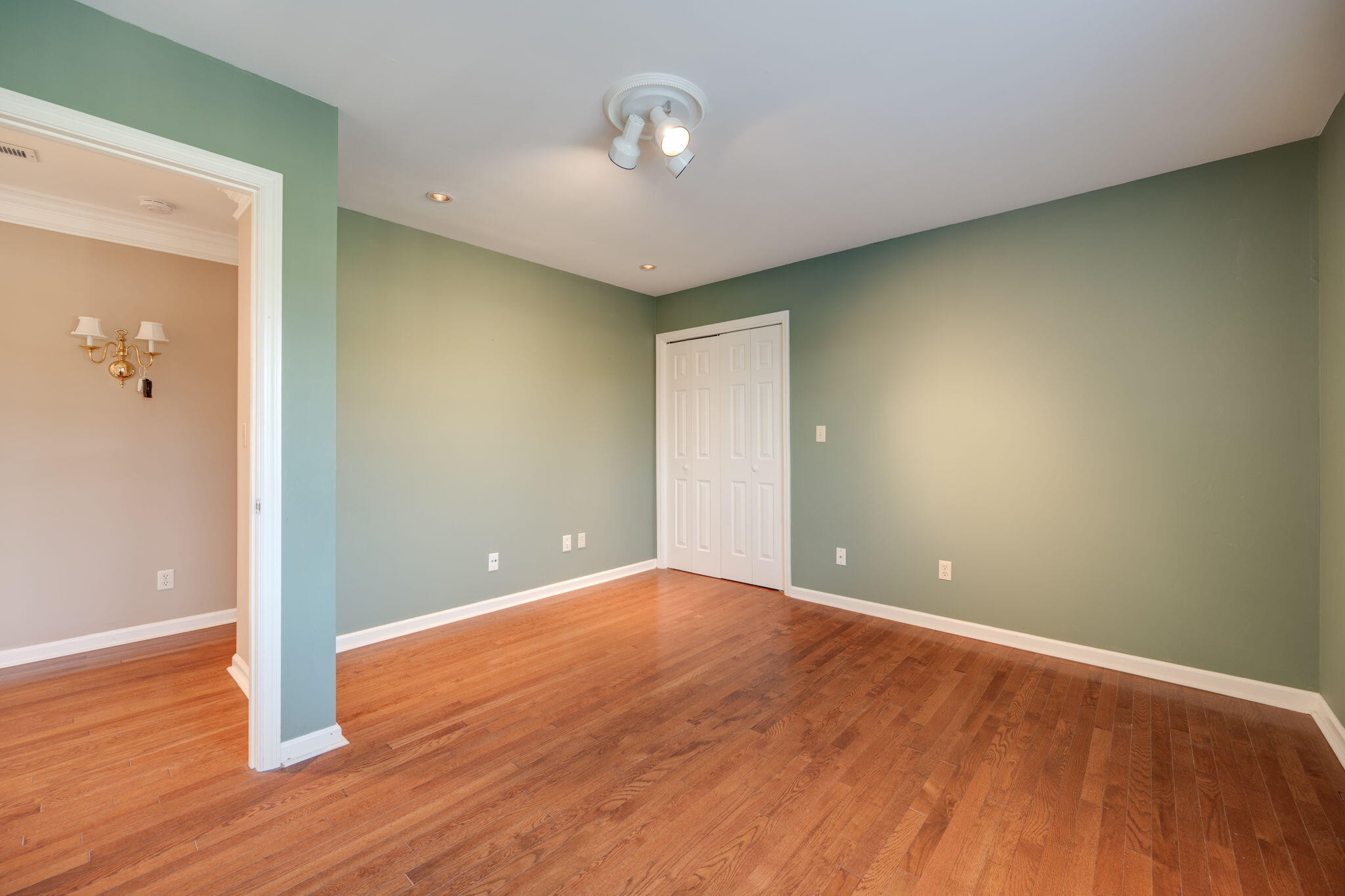 8304 Heron Cir