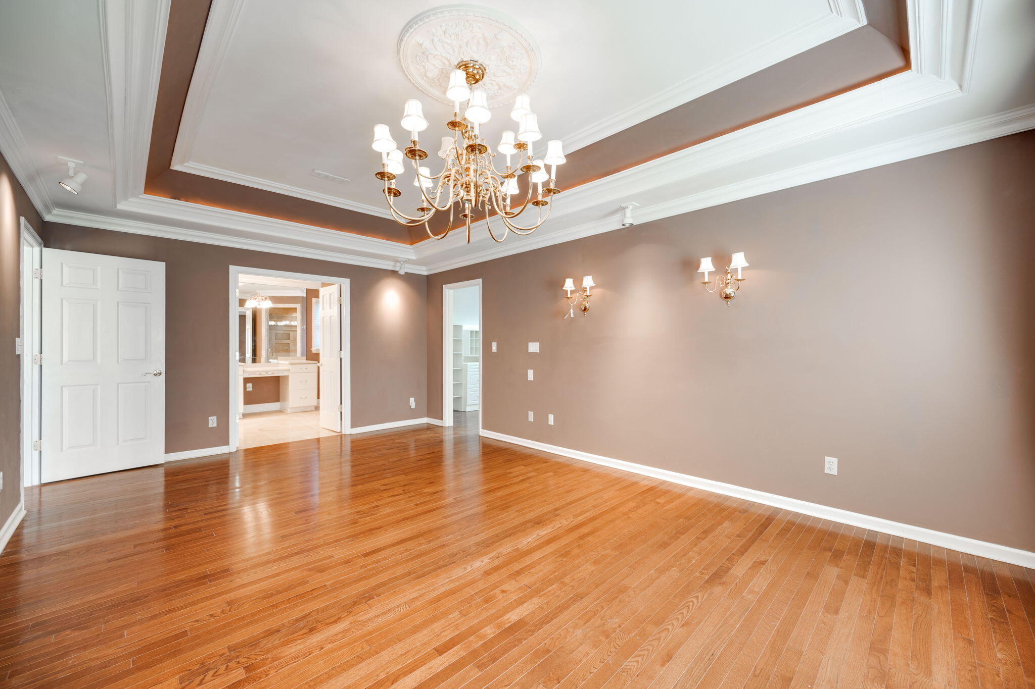 8304 Heron Cir