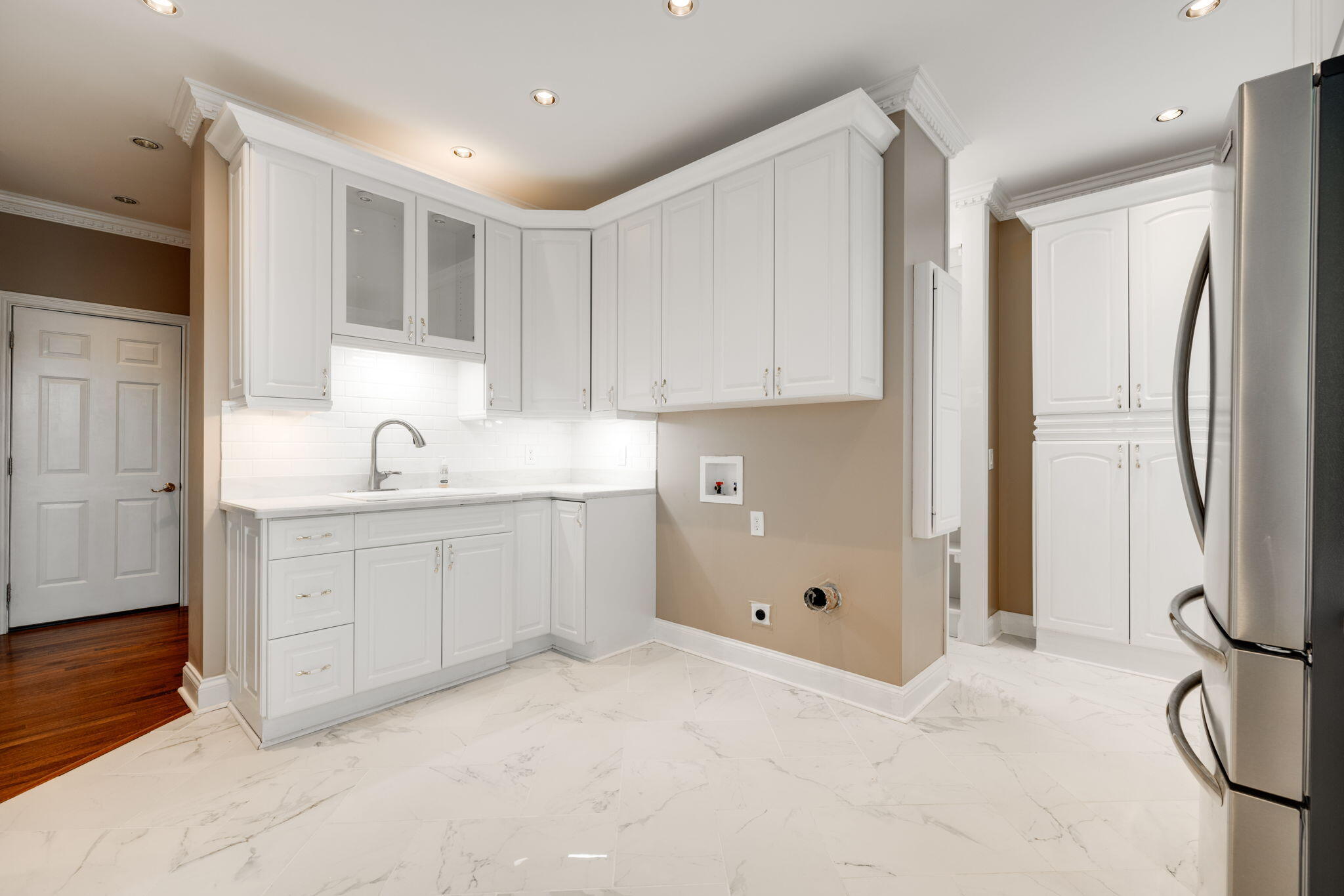 8304 Heron Cir
