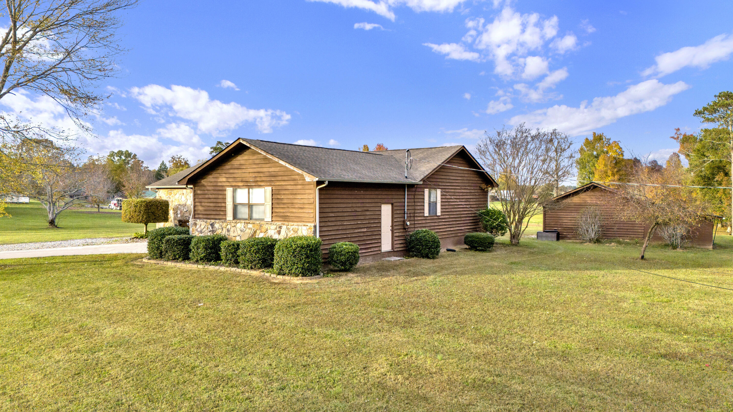 2579 Brownwood Drive SE