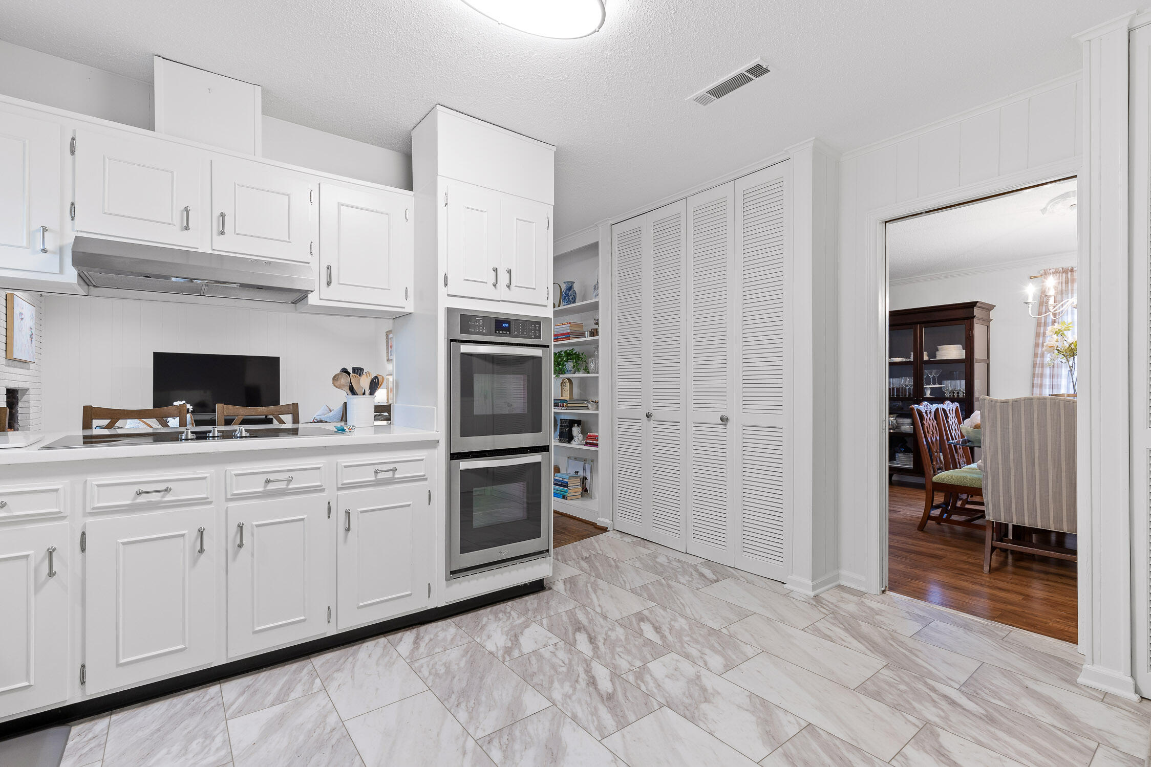 4524 W Ravenwood Drive